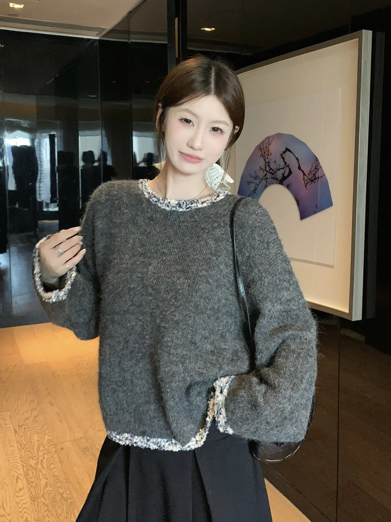 프렌치 스타일 진주 장식 라운드넥 니트 상세 이미지 15