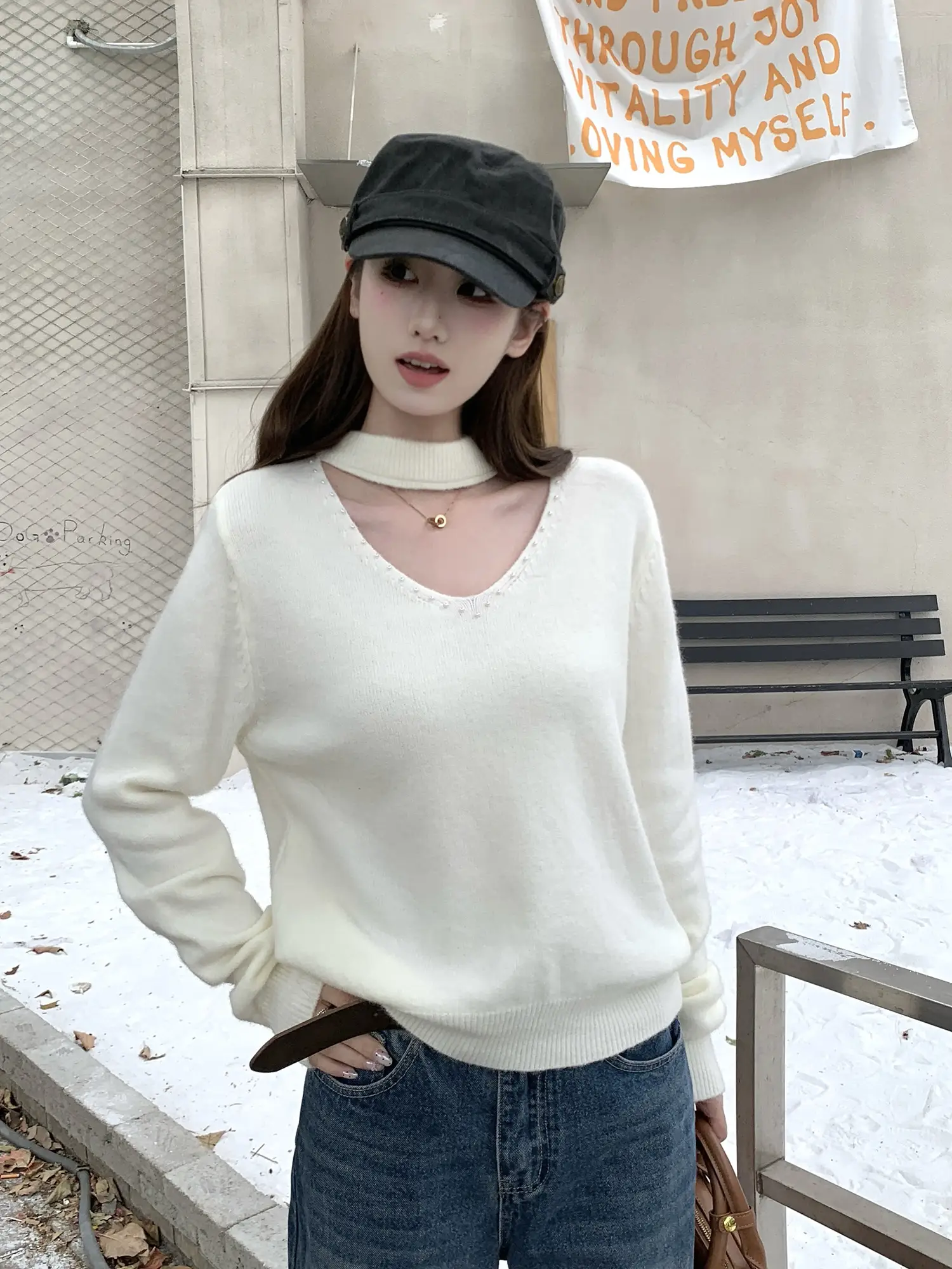 홀터넥 V넥 니트 상세 이미지 4
