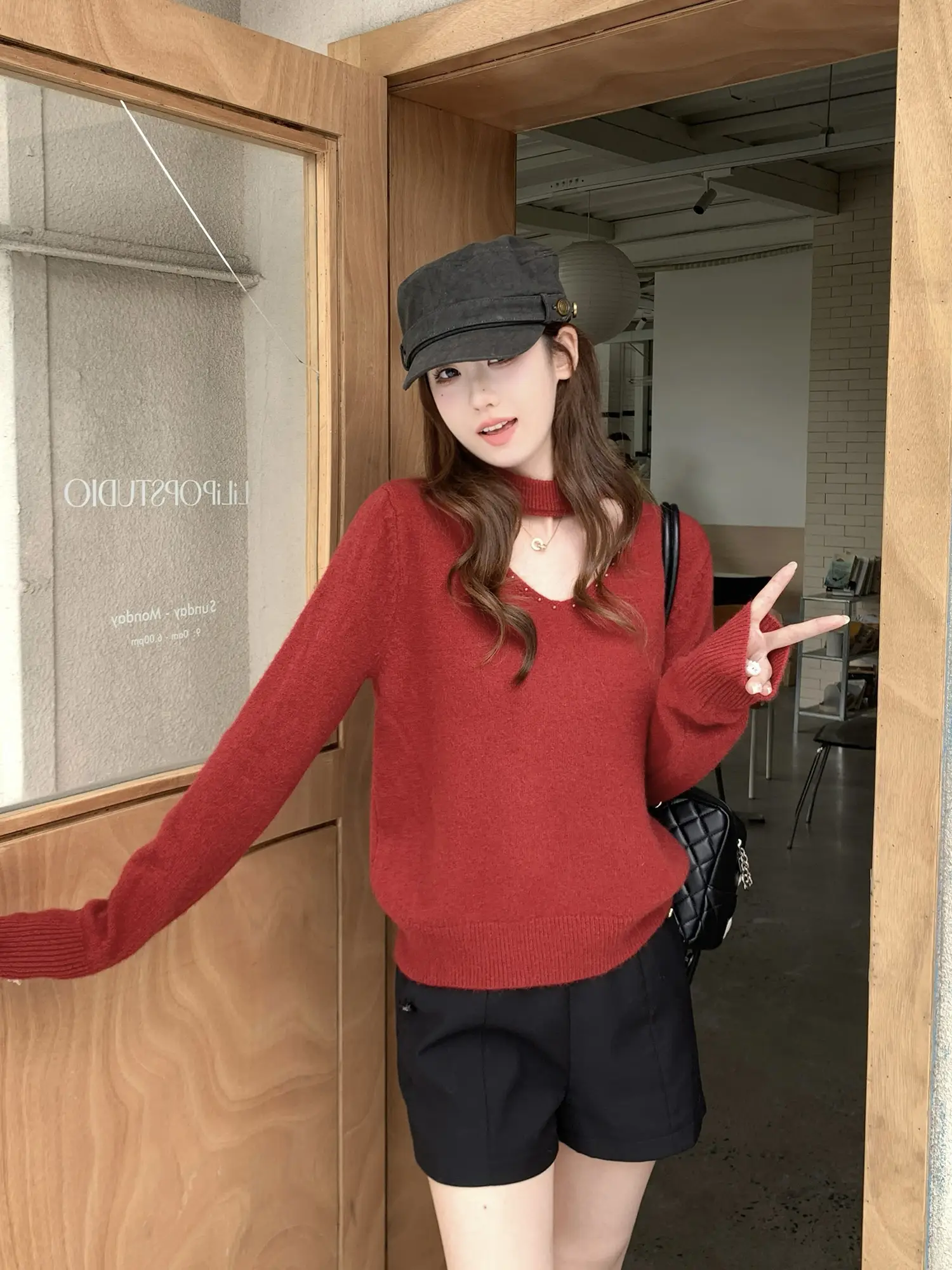 홀터넥 V넥 니트 상세 이미지 31
