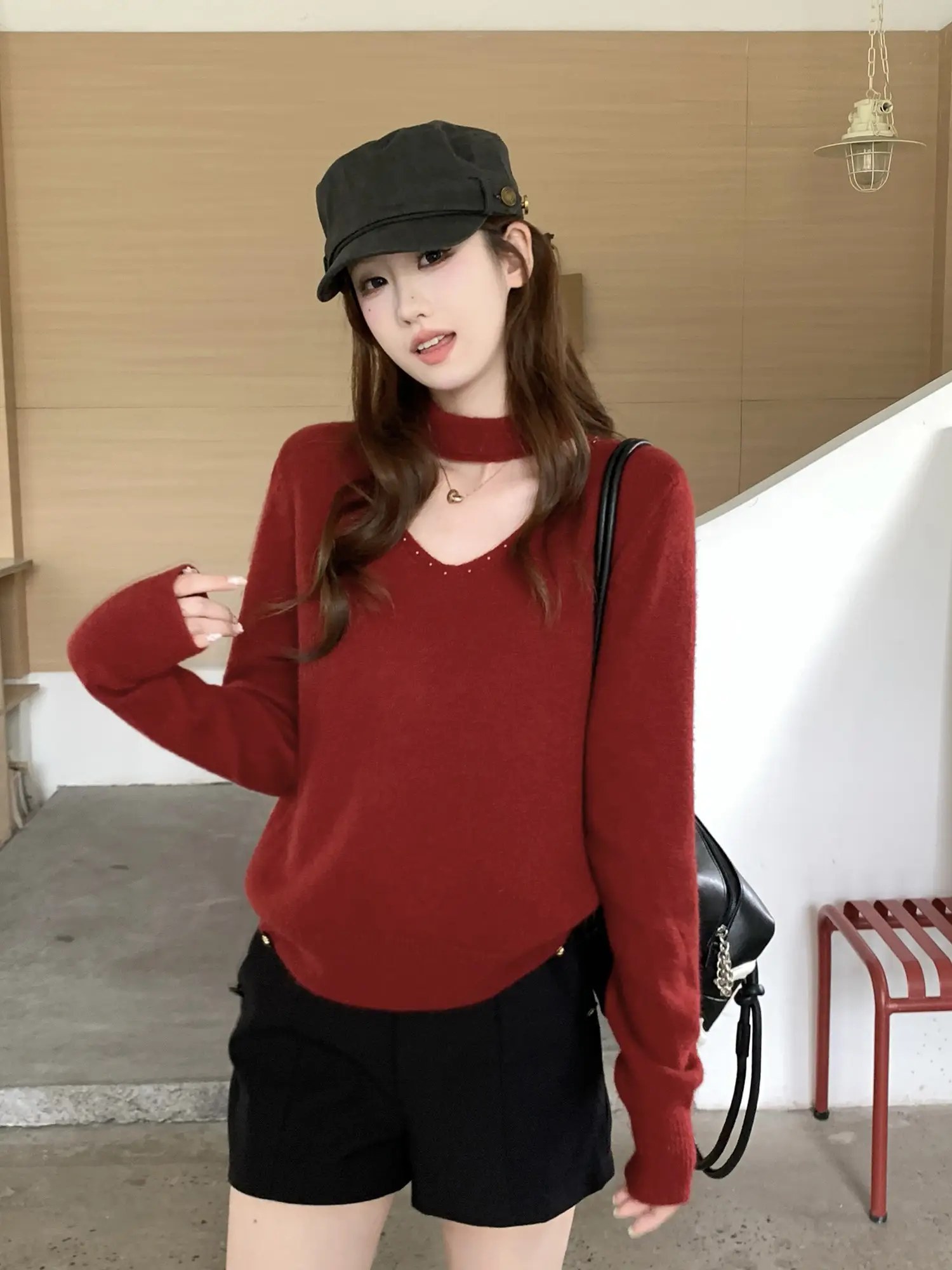 홀터넥 V넥 니트 상세 이미지 35
