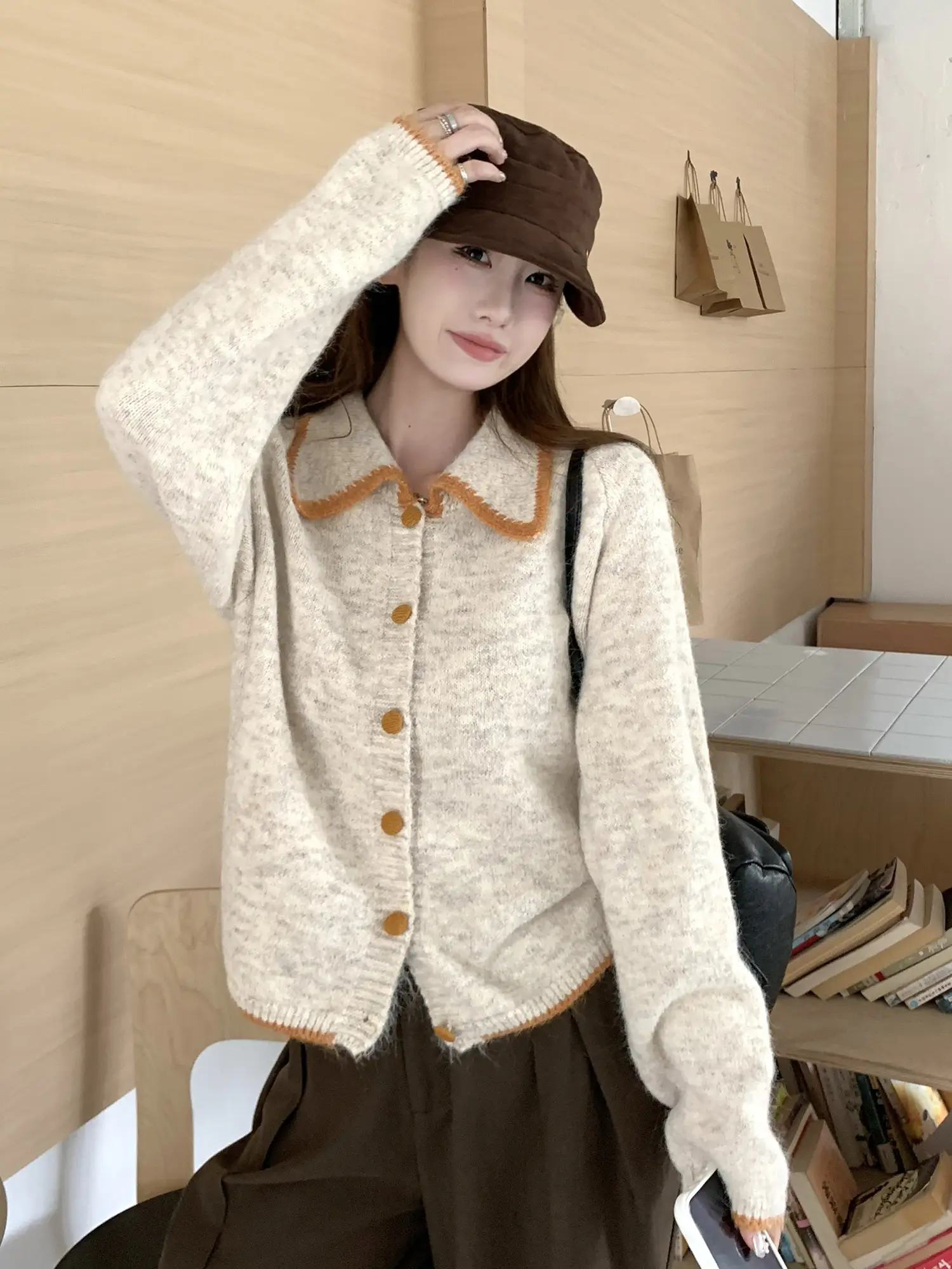 폴드 칼라 니트 아우터 상세 이미지 3