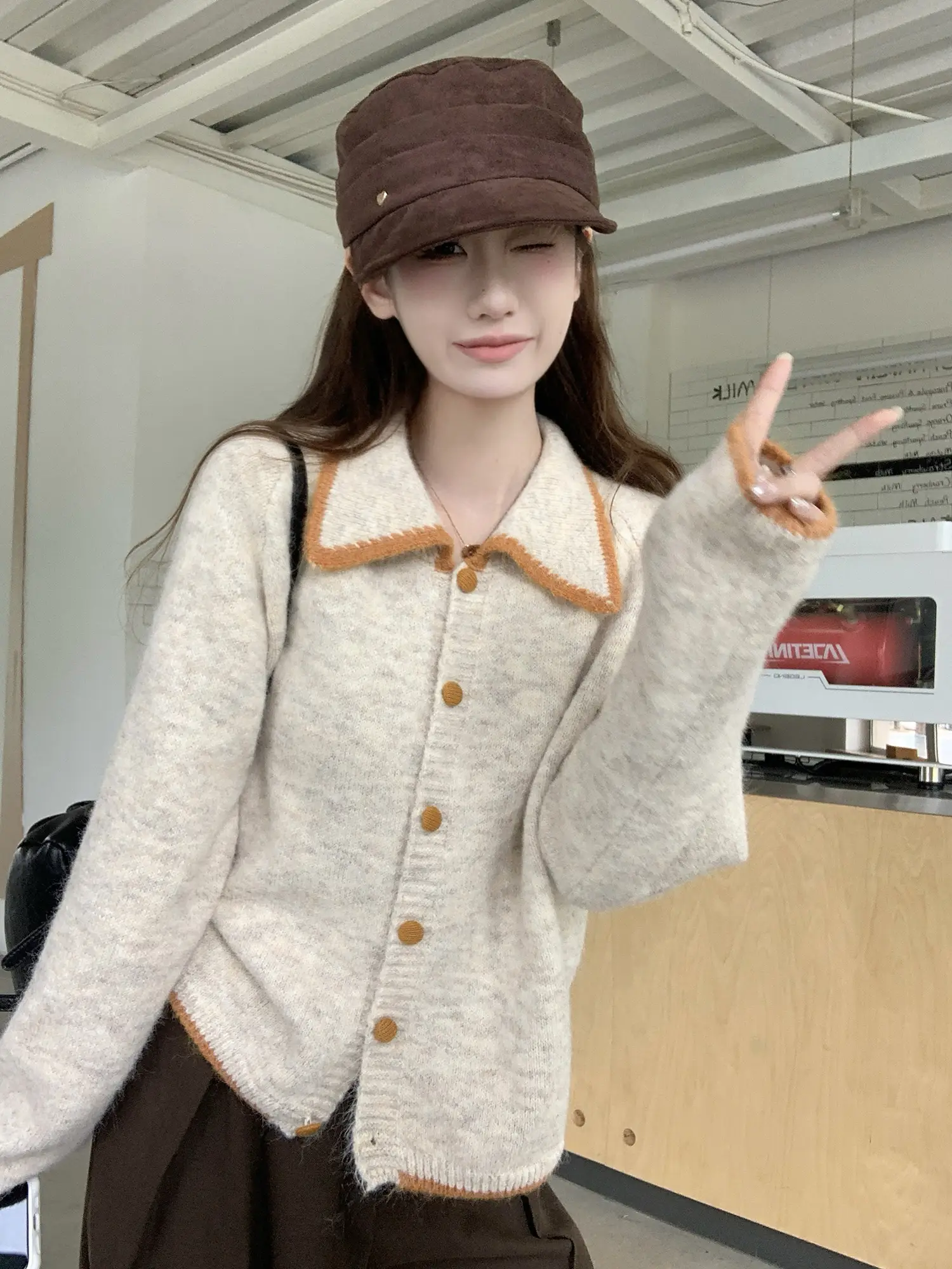 폴드 칼라 니트 아우터 상세 이미지 4
