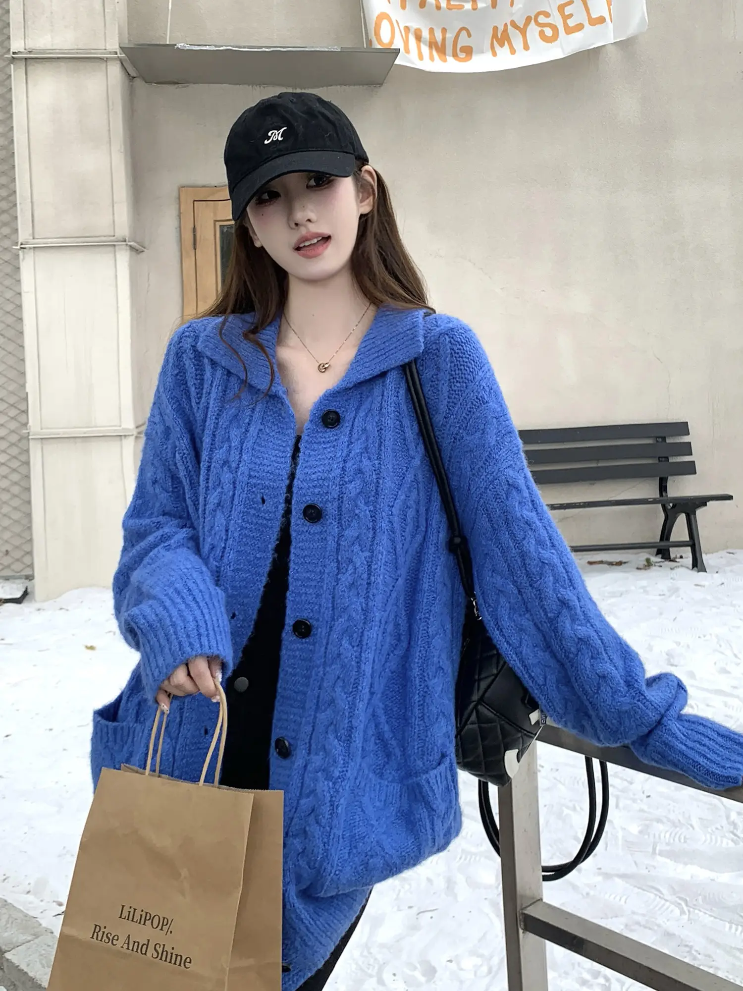 폴드 칼라 블루 니트 아우터 상세 이미지 3
