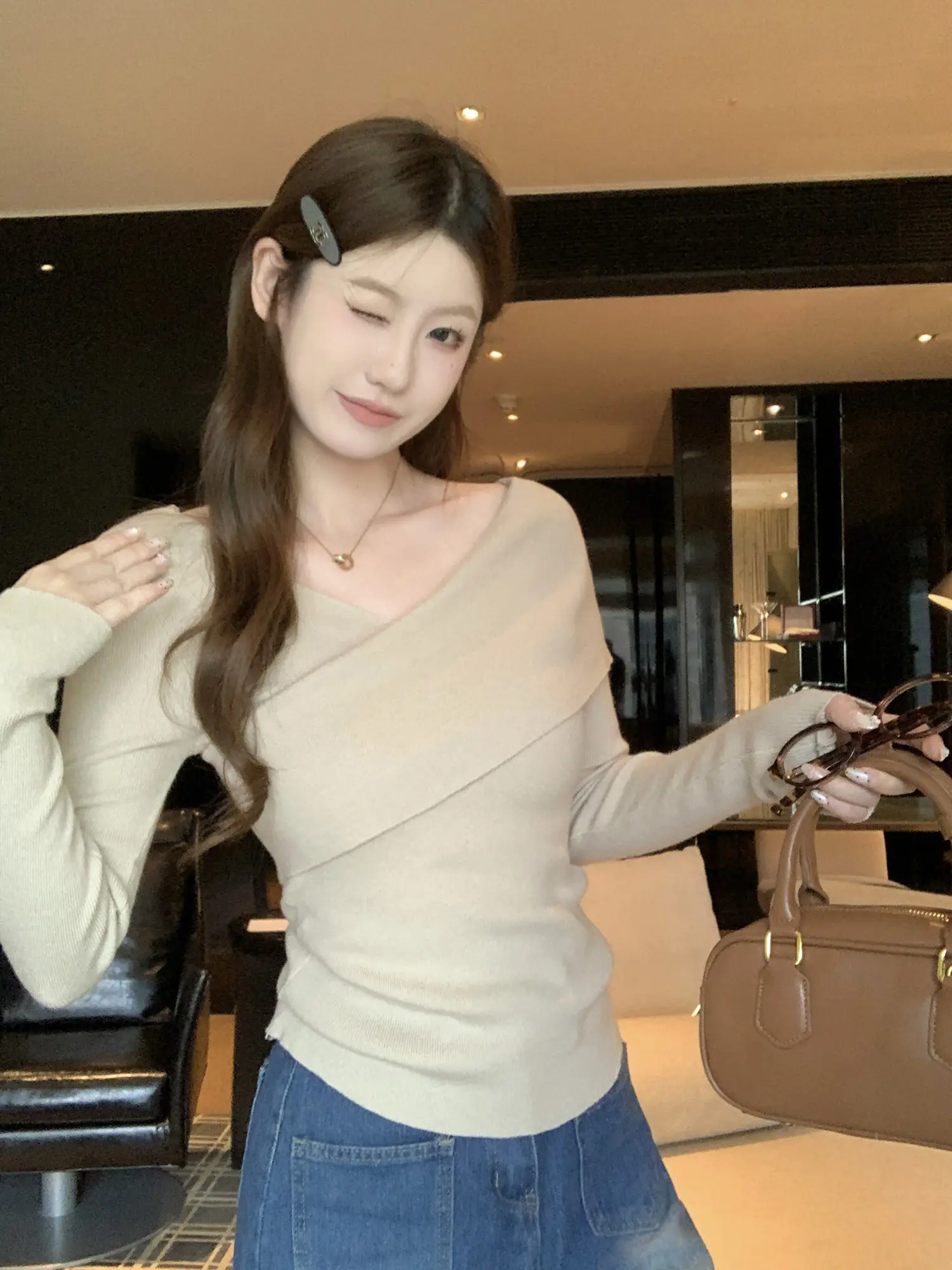 프렌치 크로스 V넥 니트 상세 이미지 2