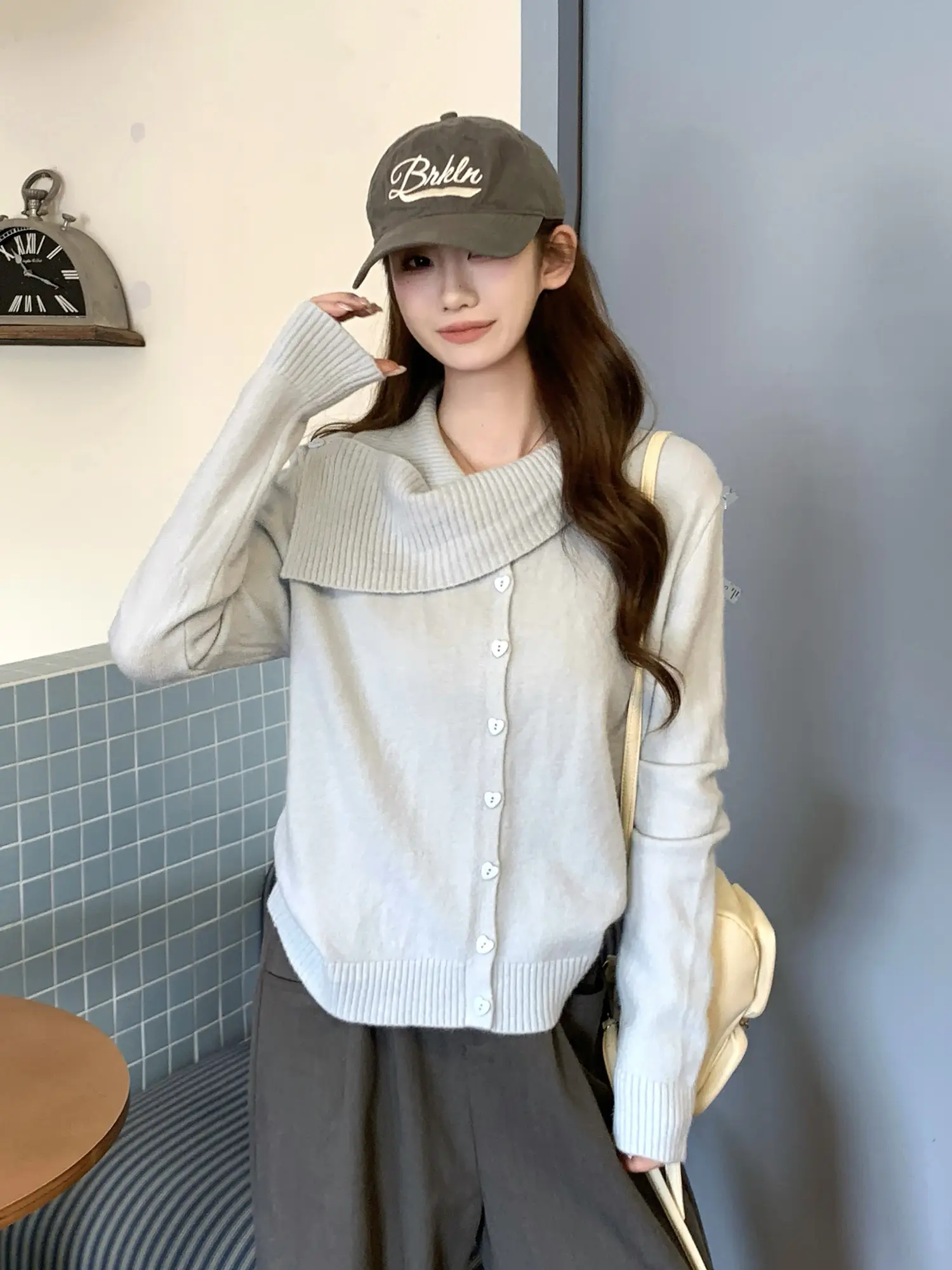 폴드 칼라 니트 상세 이미지 3