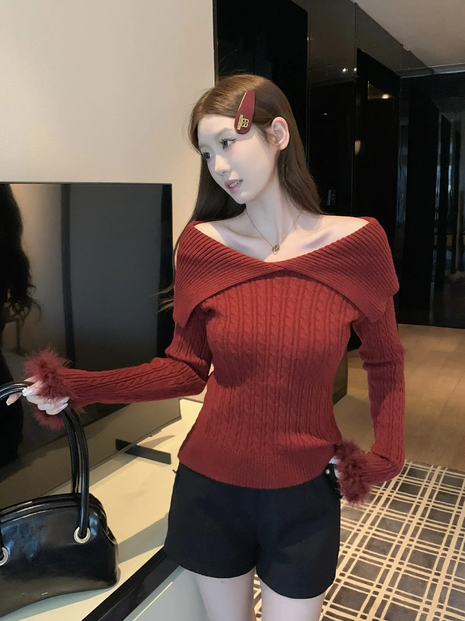 퍼프소매 오프숄더 폴드 칼라 니트 상세 이미지 4