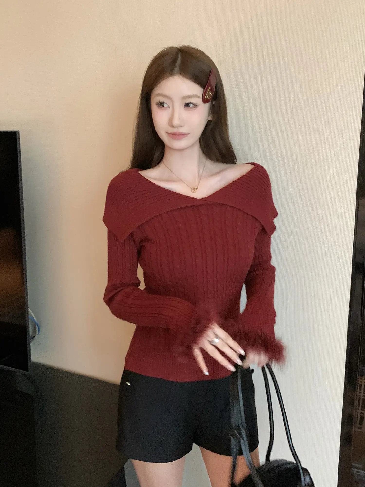 퍼프소매 오프숄더 폴드 칼라 니트 상세 이미지 7