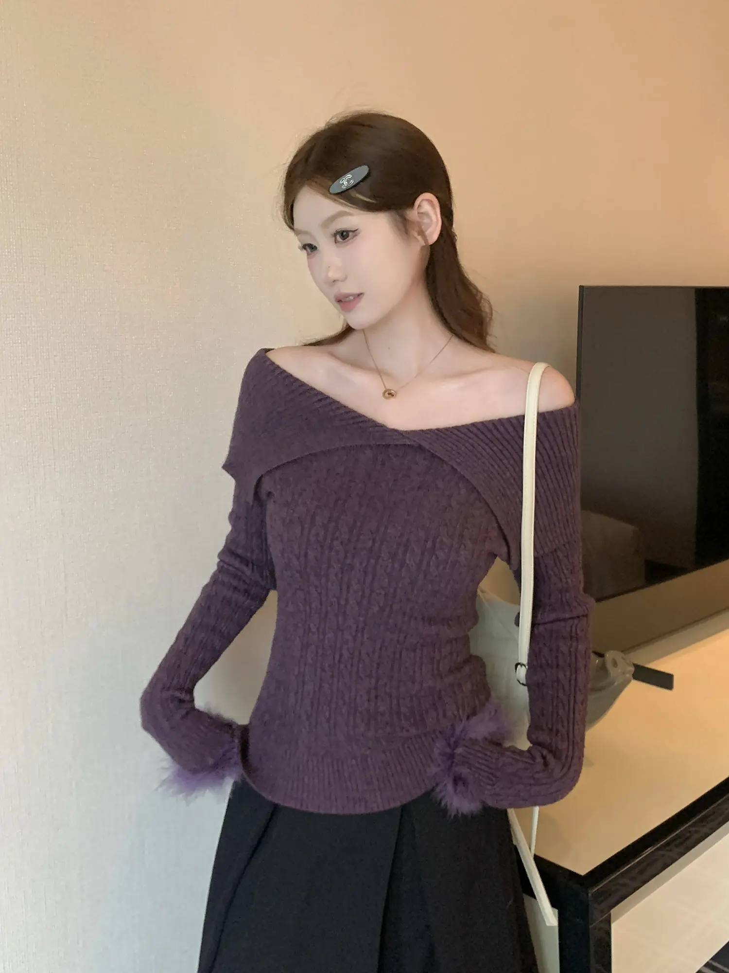 퍼프소매 오프숄더 폴드 칼라 니트 상세 이미지 21