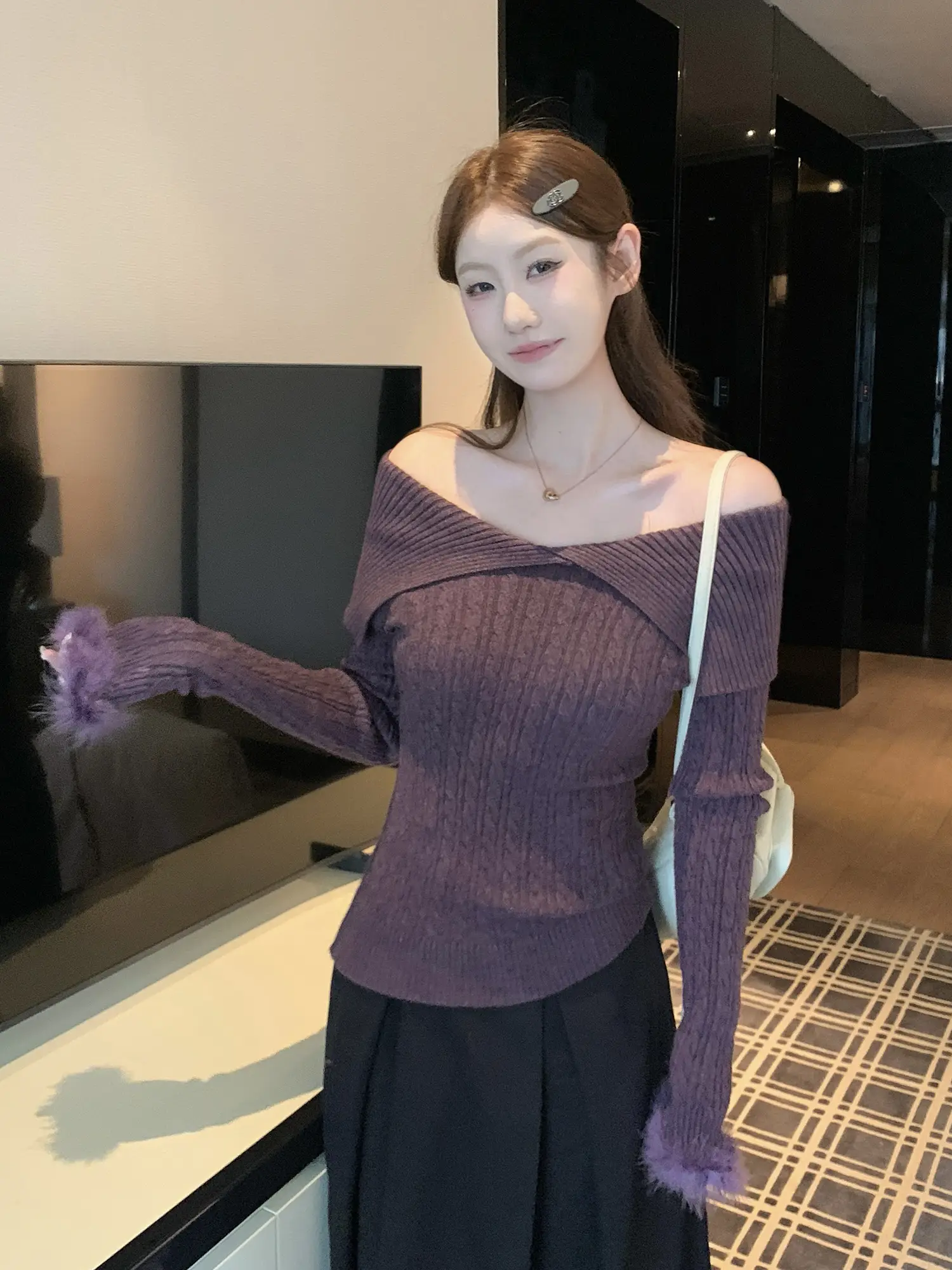 퍼프소매 오프숄더 폴드 칼라 니트 상세 이미지 25
