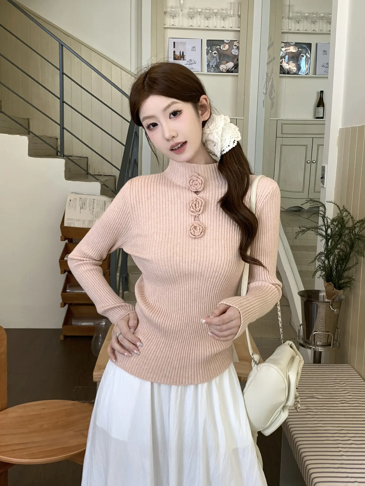 입체 플라워 컷아웃 니트 상세 이미지 9