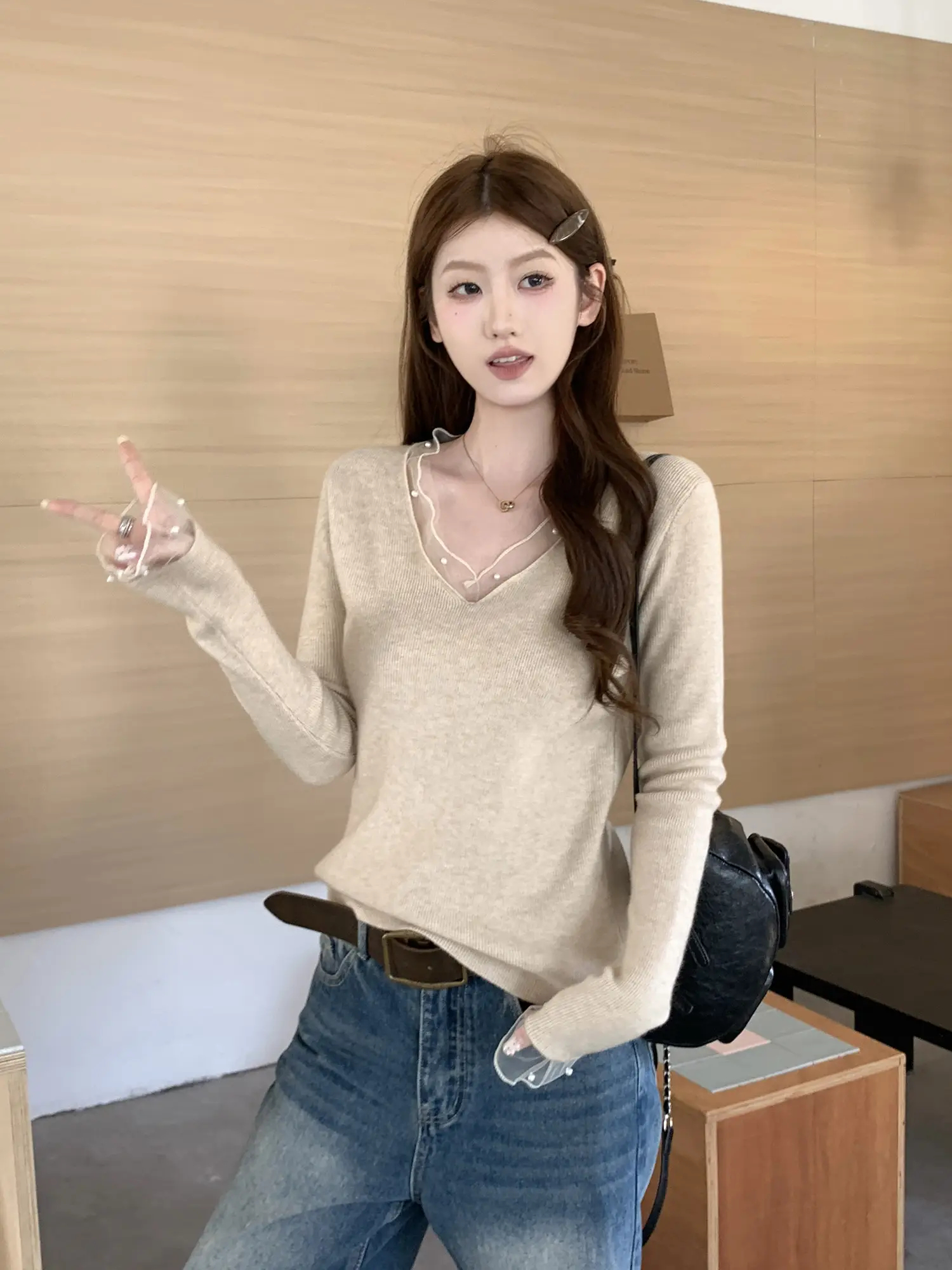 레이스 진주 V넥 니트 상세 이미지 9