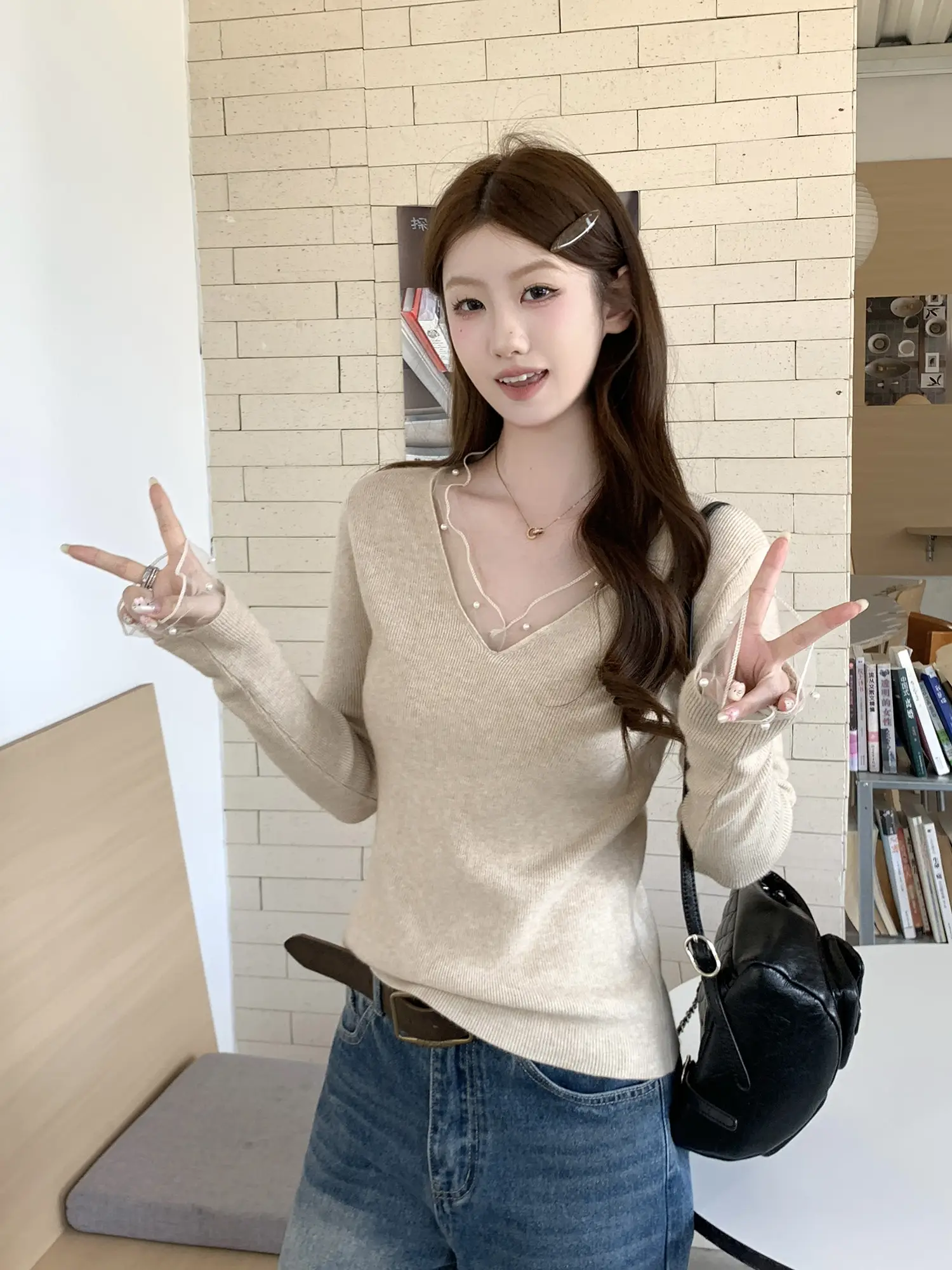 레이스 진주 V넥 니트 상세 이미지 11