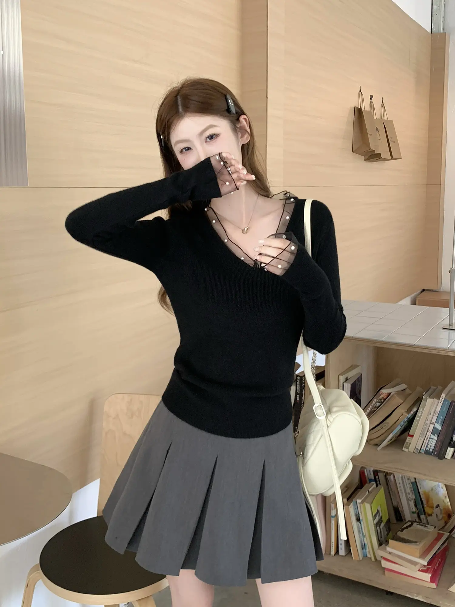 레이스 진주 V넥 니트 상세 이미지 22