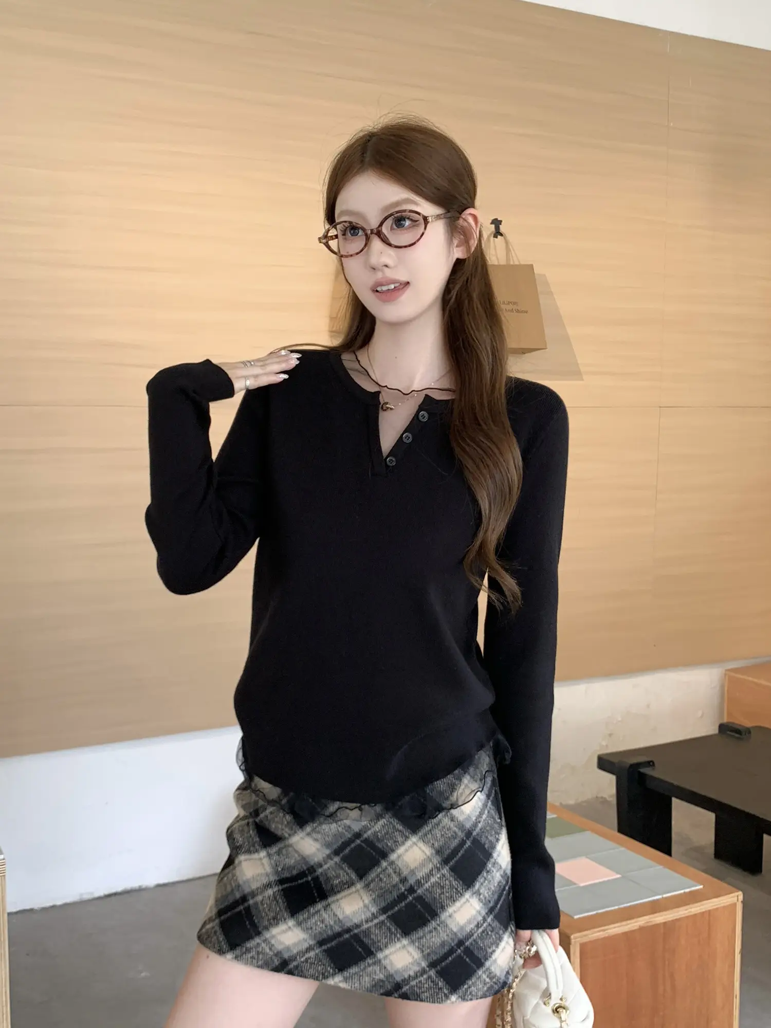 레이스 배색 V넥 긴소매 니트 상세 이미지 7