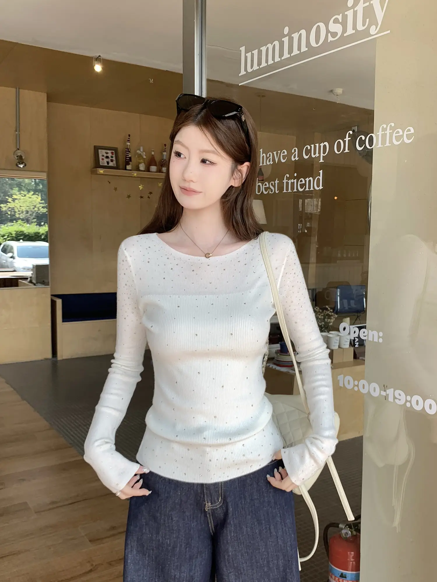 오프숄더 크리스털 니트 상세 이미지 1