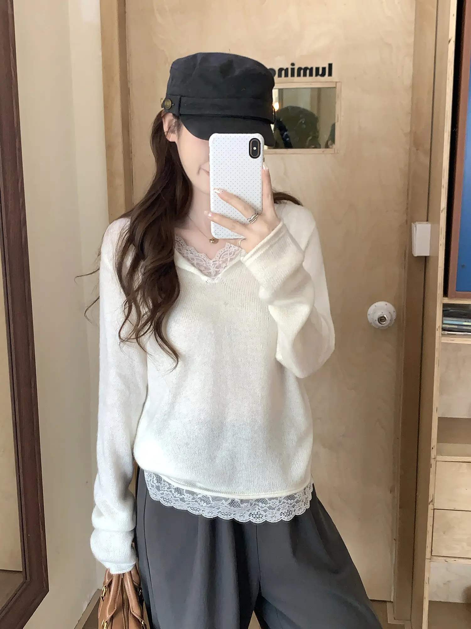 레이스 배색 V넥 긴소매 니트 상세 이미지 9