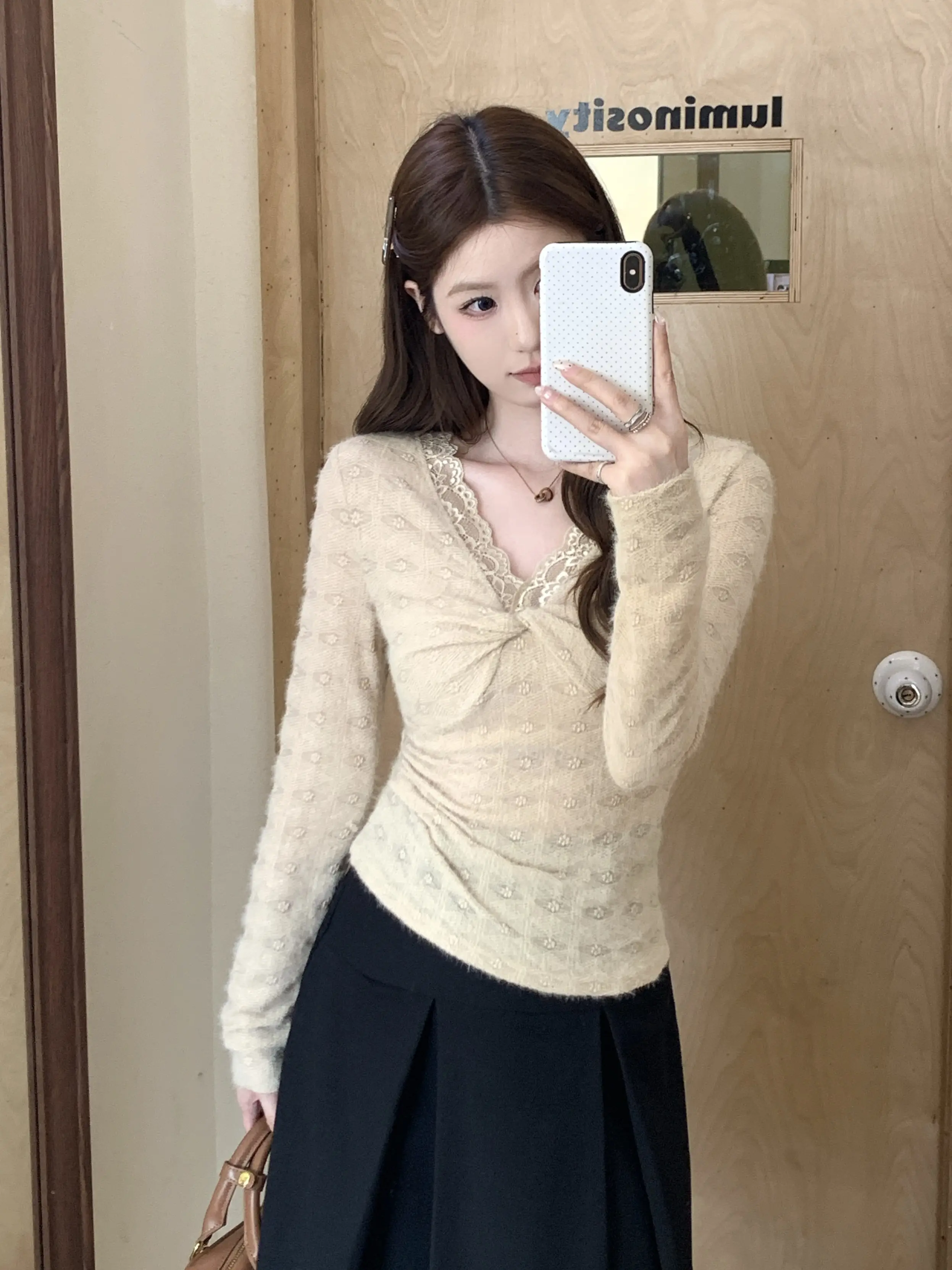 프렌치 스타일 레이스 V넥 티셔츠 상세 이미지 10