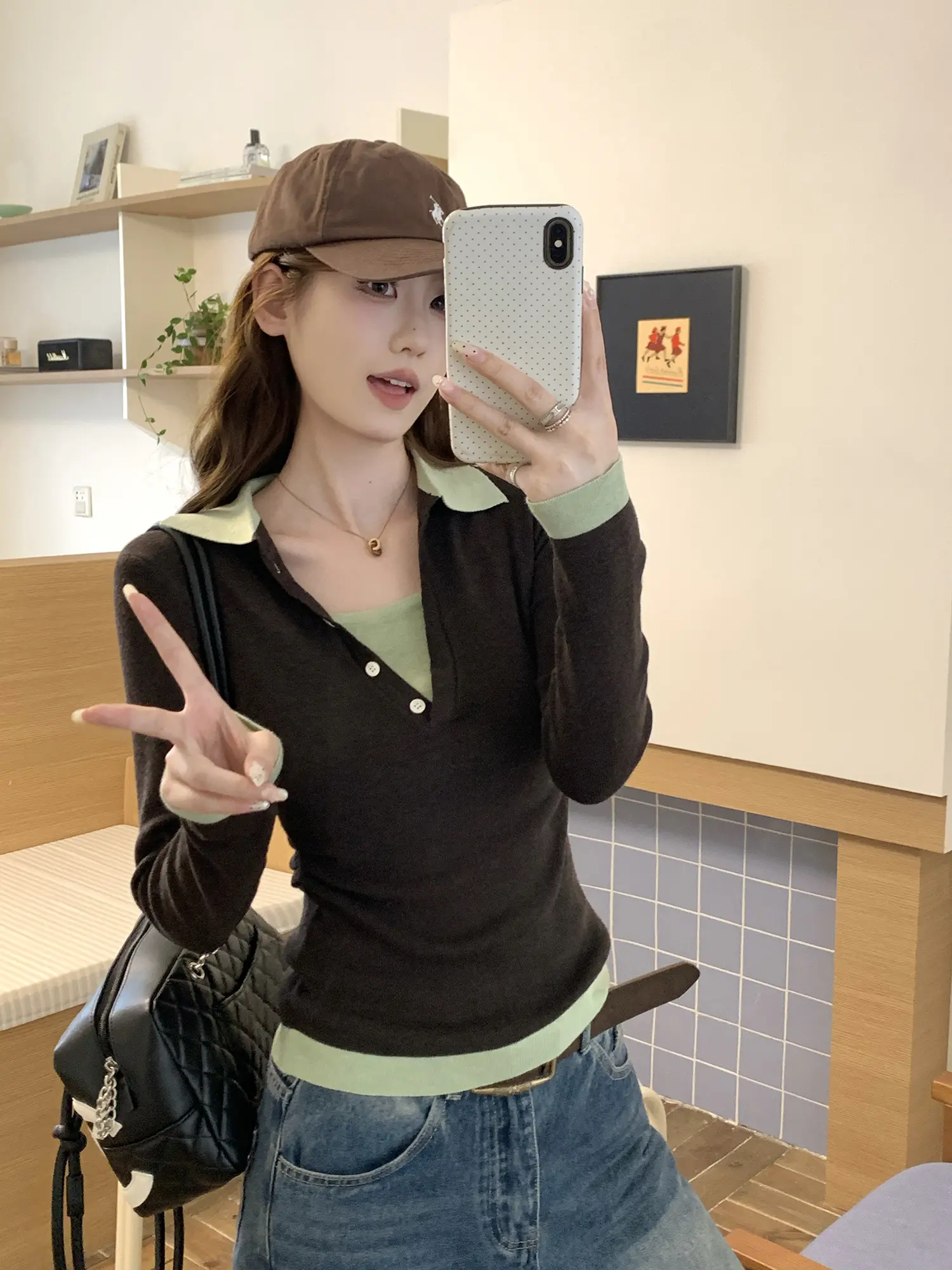 배색 V넥 니트 상세 이미지 3