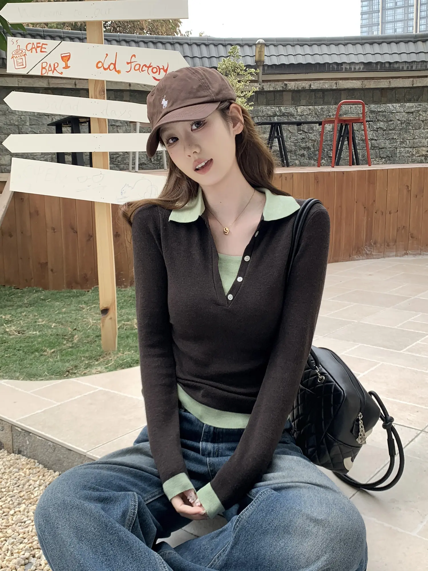 배색 V넥 니트 상세 이미지 12