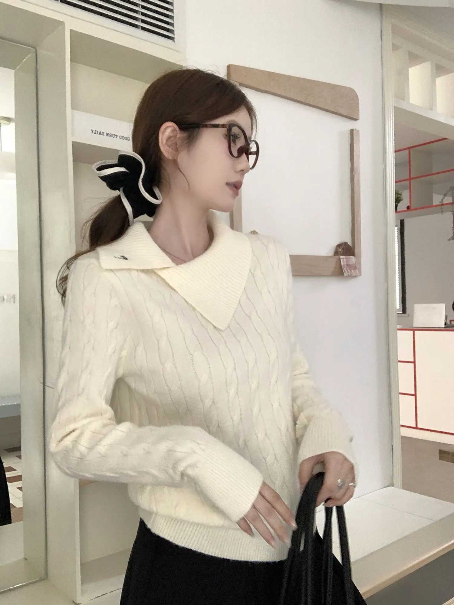폴드 칼라 케이블 니트 상세 이미지 8