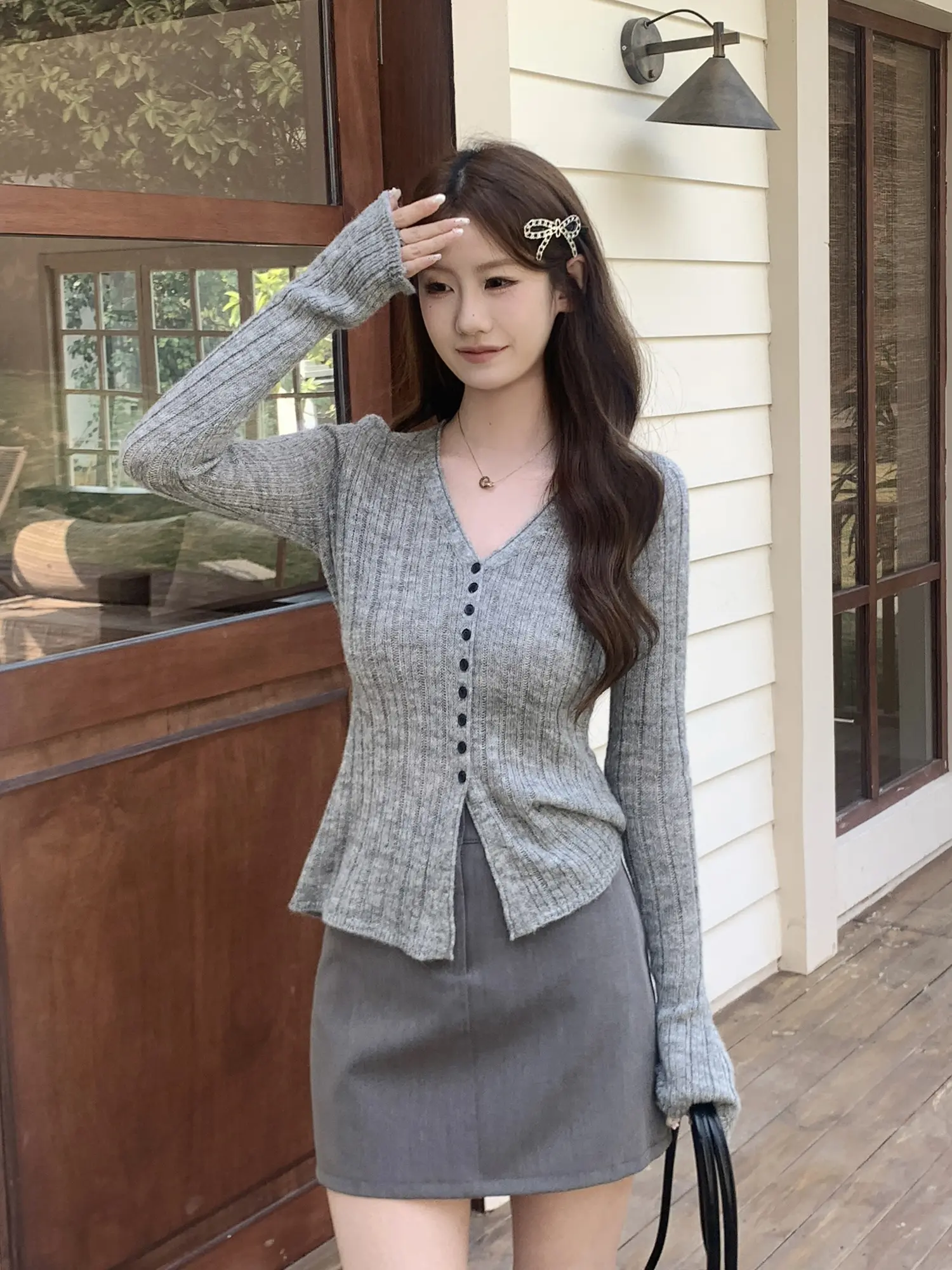 무압감 피부친화 슬림 V넥 니트 상세 이미지 3