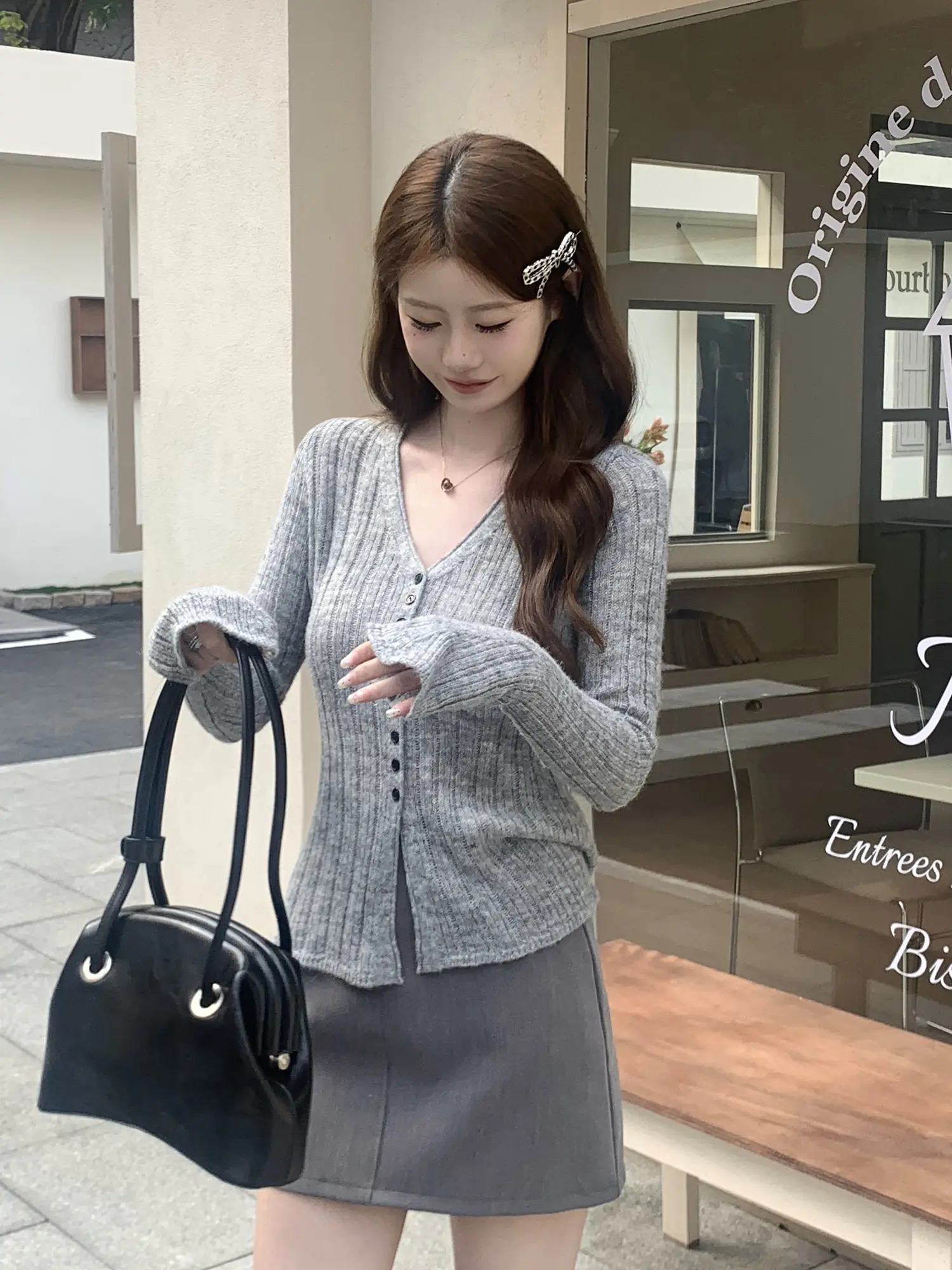 무압감 피부친화 슬림 V넥 니트 상세 이미지 13