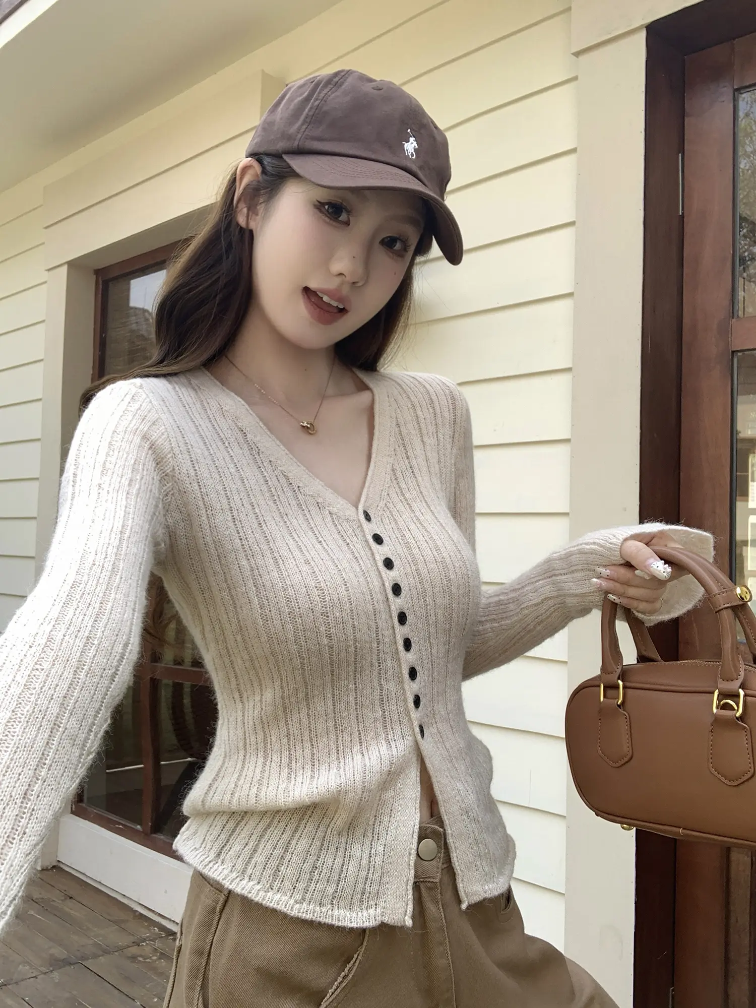 무압감 피부친화 슬림 V넥 니트 상세 이미지 17