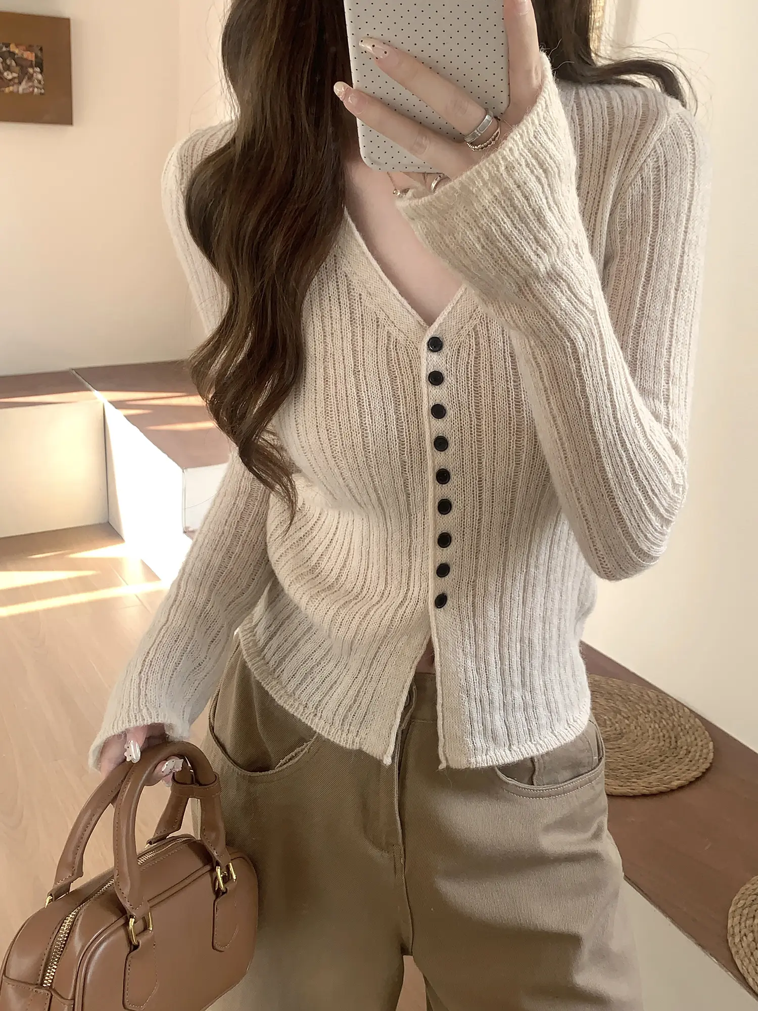무압감 피부친화 슬림 V넥 니트 상세 이미지 20