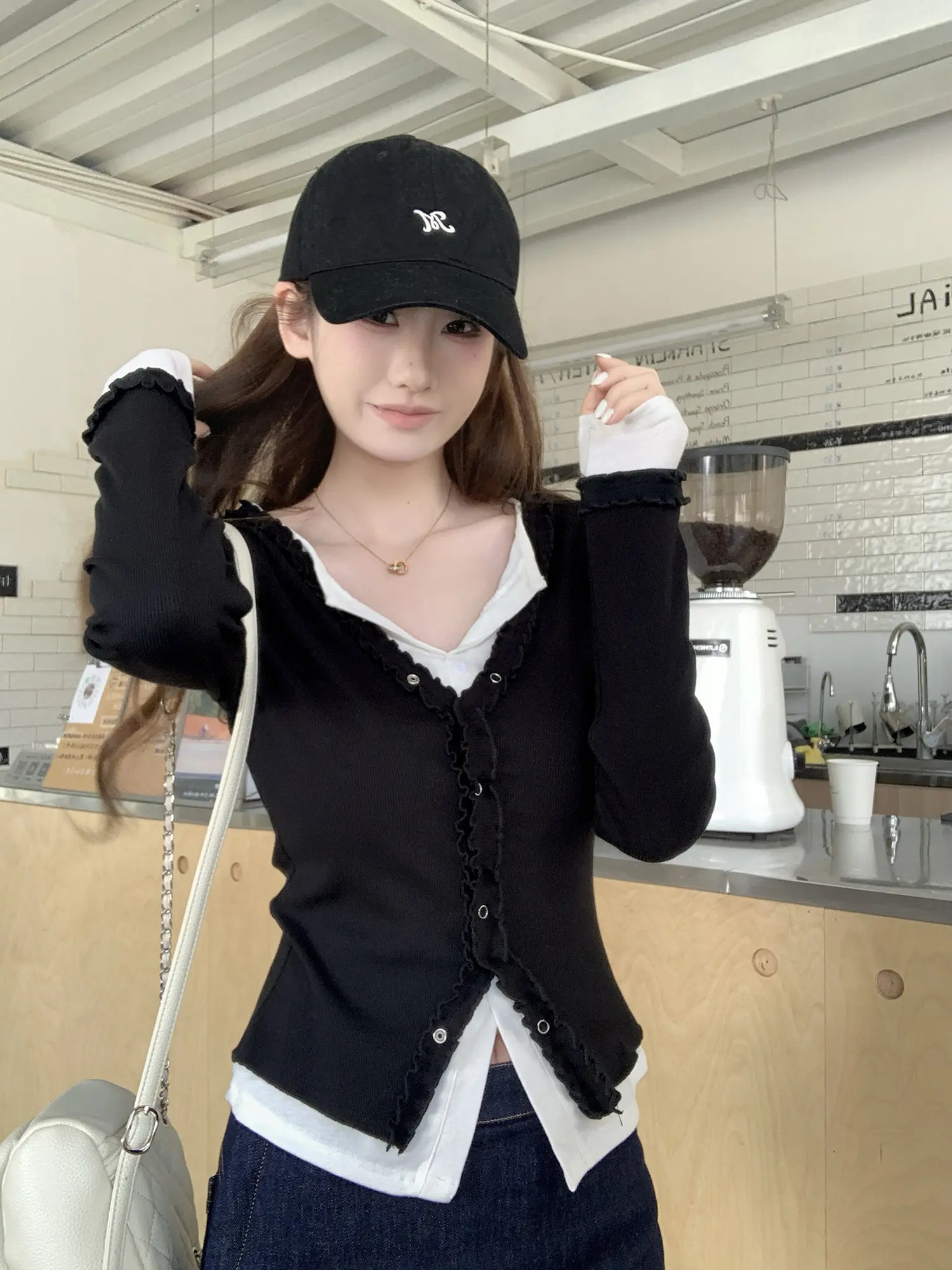 블랙 컬러 블록 레이스 V넥 가디건 상세 이미지 5