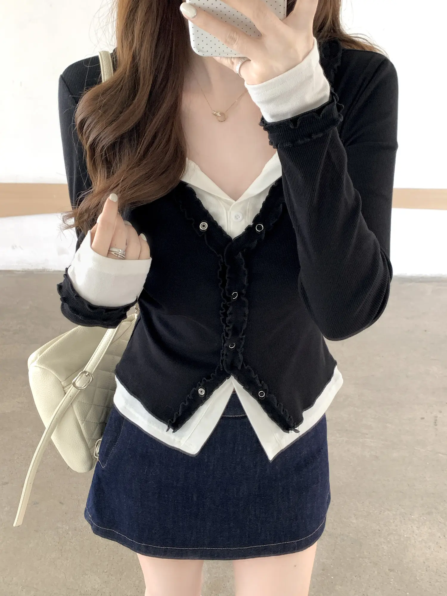 블랙 컬러 블록 레이스 V넥 가디건 상세 이미지 8
