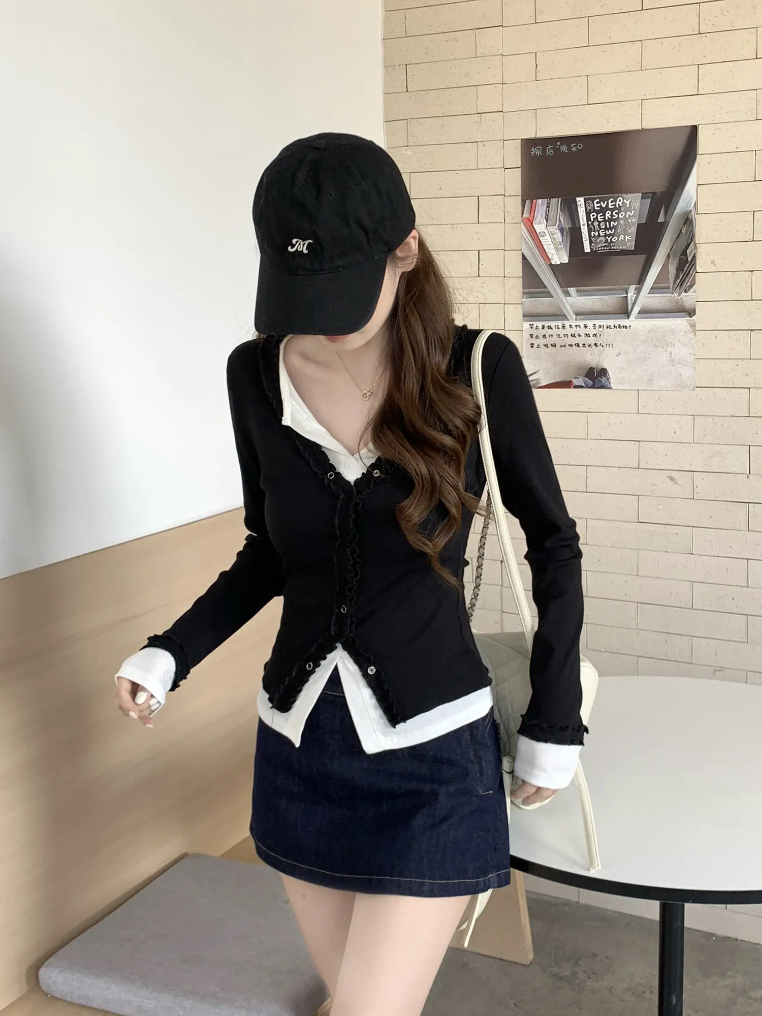 블랙 컬러 블록 레이스 V넥 가디건 상세 이미지 13