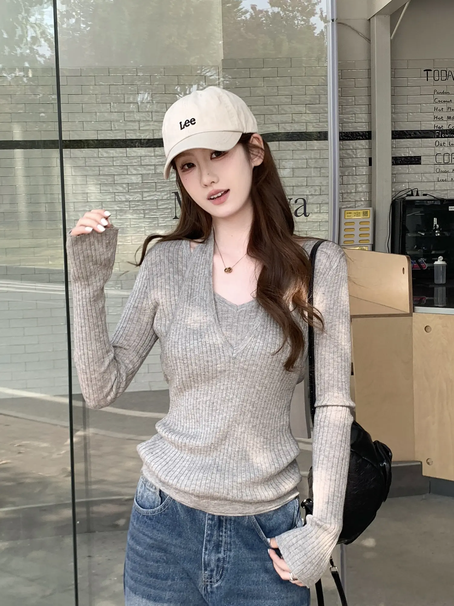홀터넥 V넥 긴소매 니트 상세 이미지 16