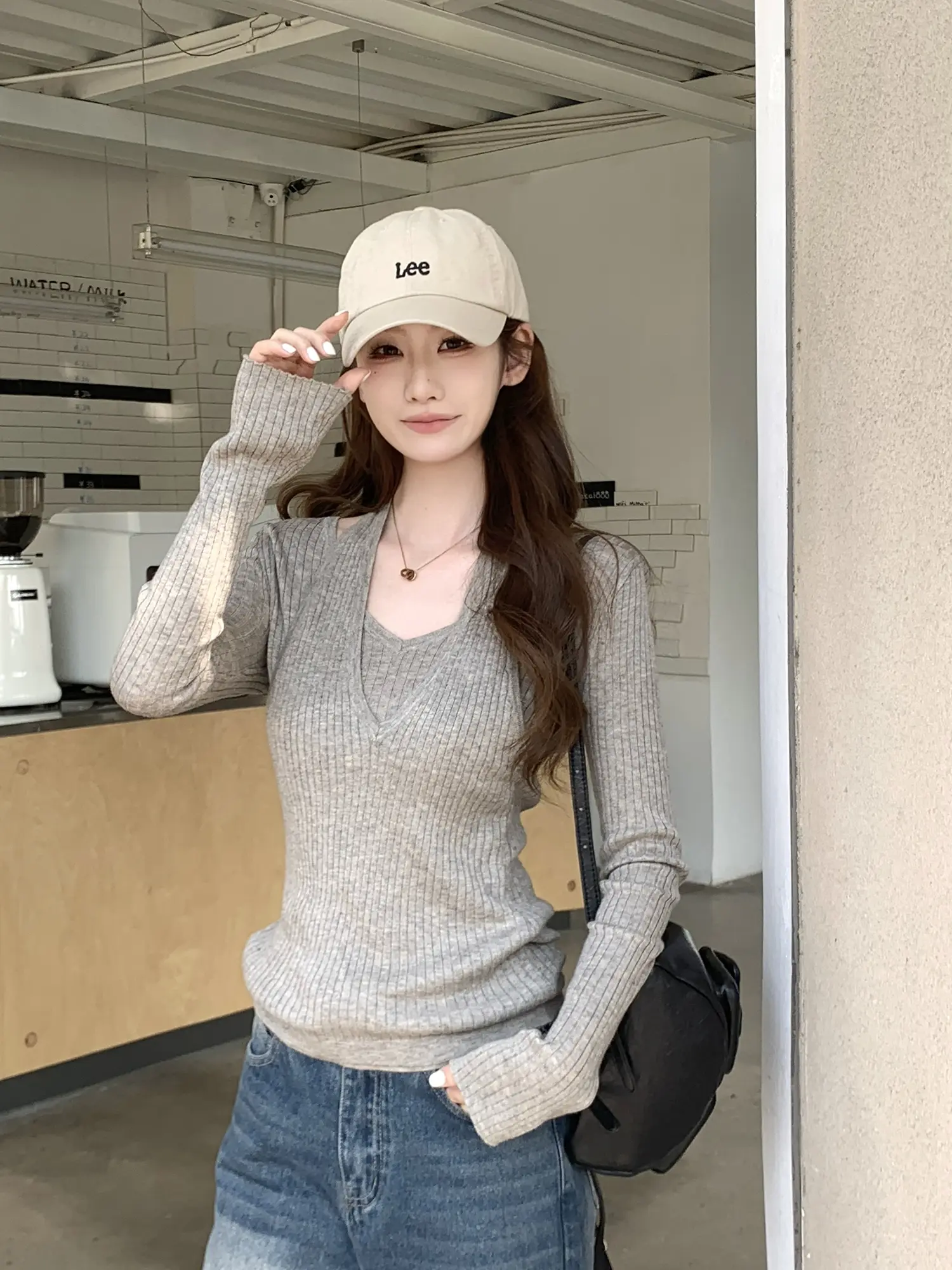홀터넥 V넥 긴소매 니트 상세 이미지 18