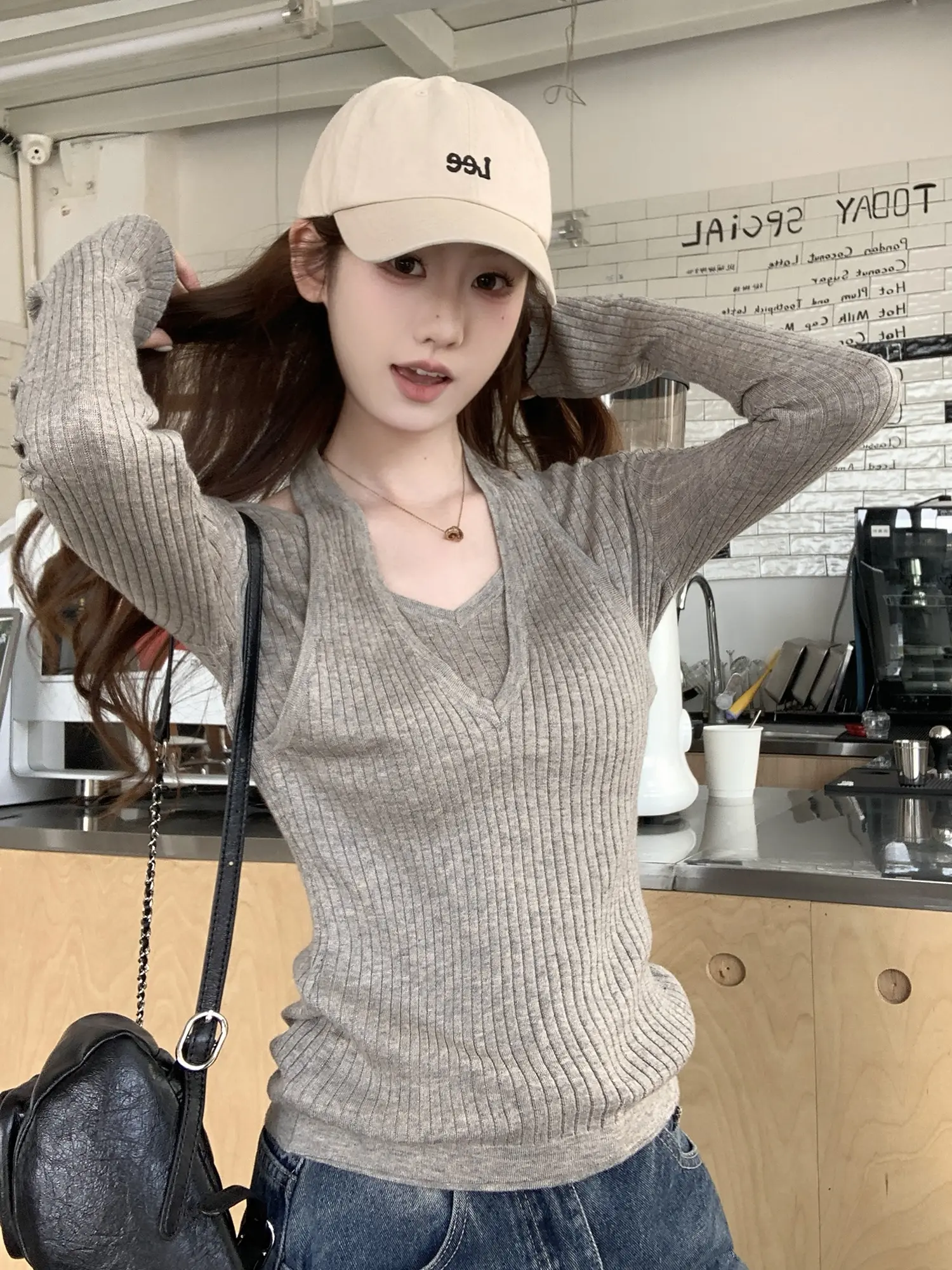 홀터넥 V넥 긴소매 니트 상세 이미지 19