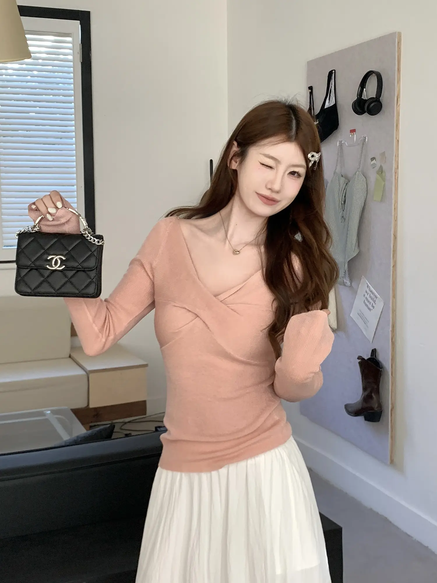 핑크 V넥 긴소매 니트 상세 이미지 4