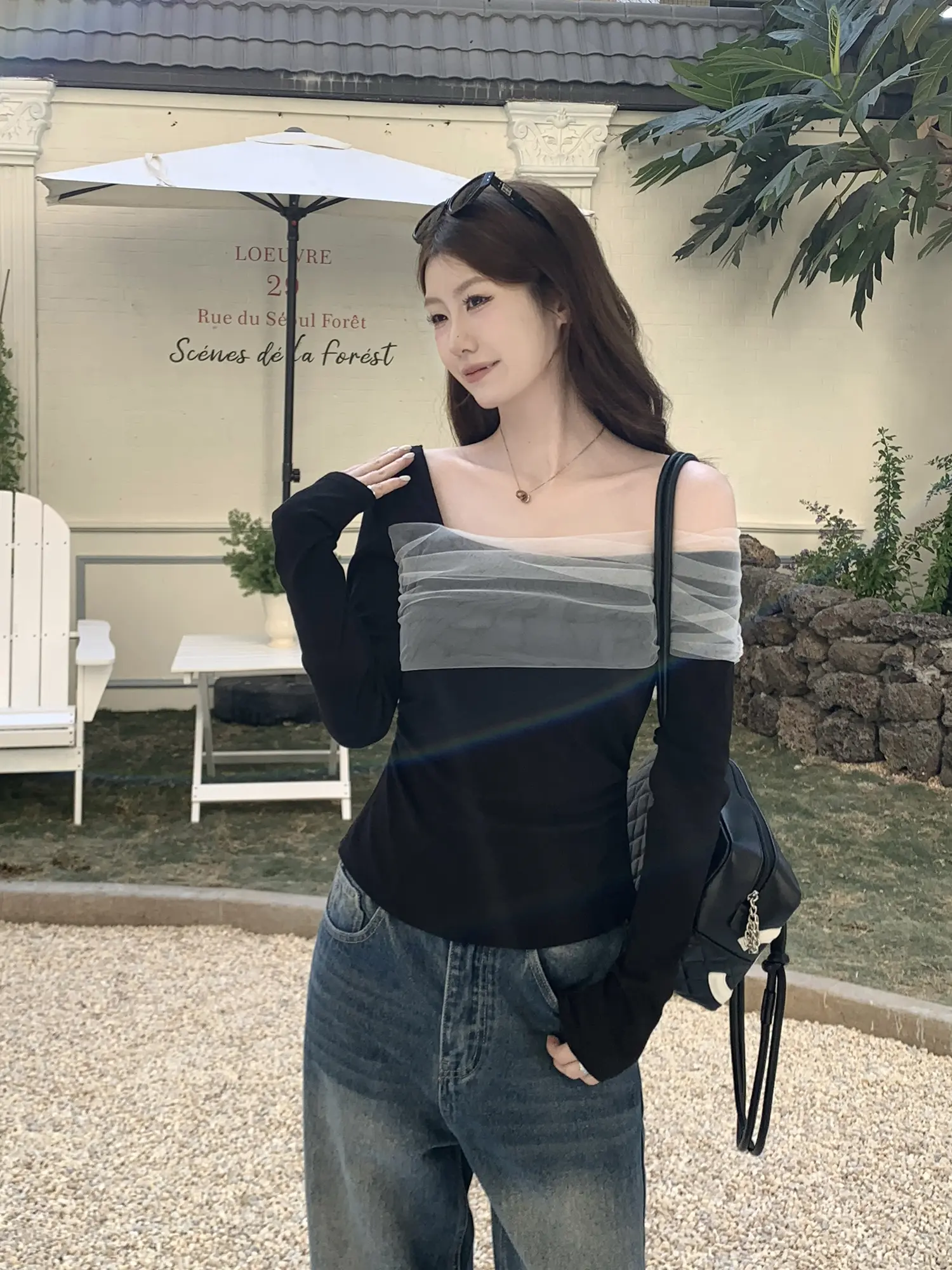 프렌치 스타일 배색 오프숄더 긴소매 티셔츠 상세 이미지 13