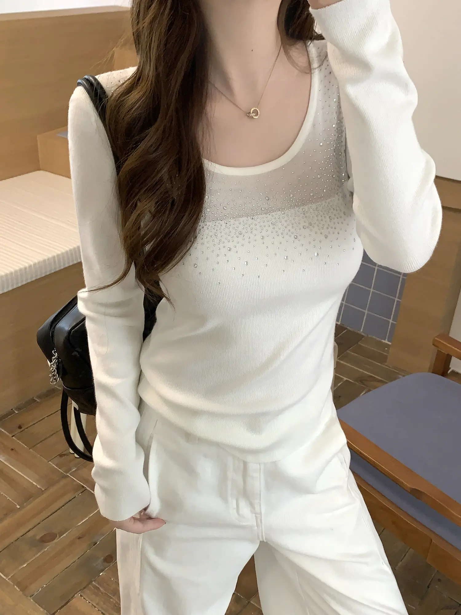 U넥 크리스탈 니트 상세 이미지 10
