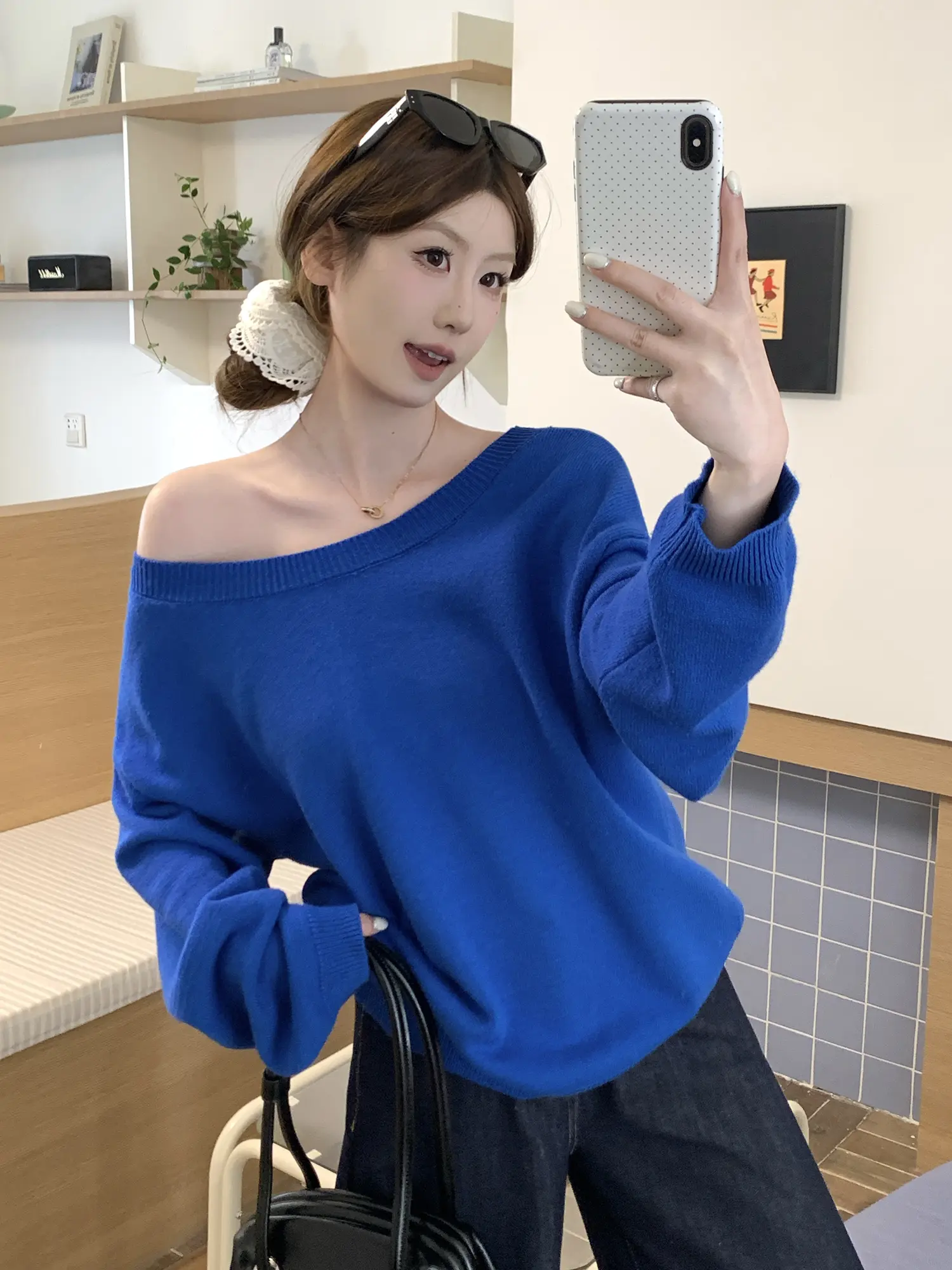 오프숄더 루즈 니트