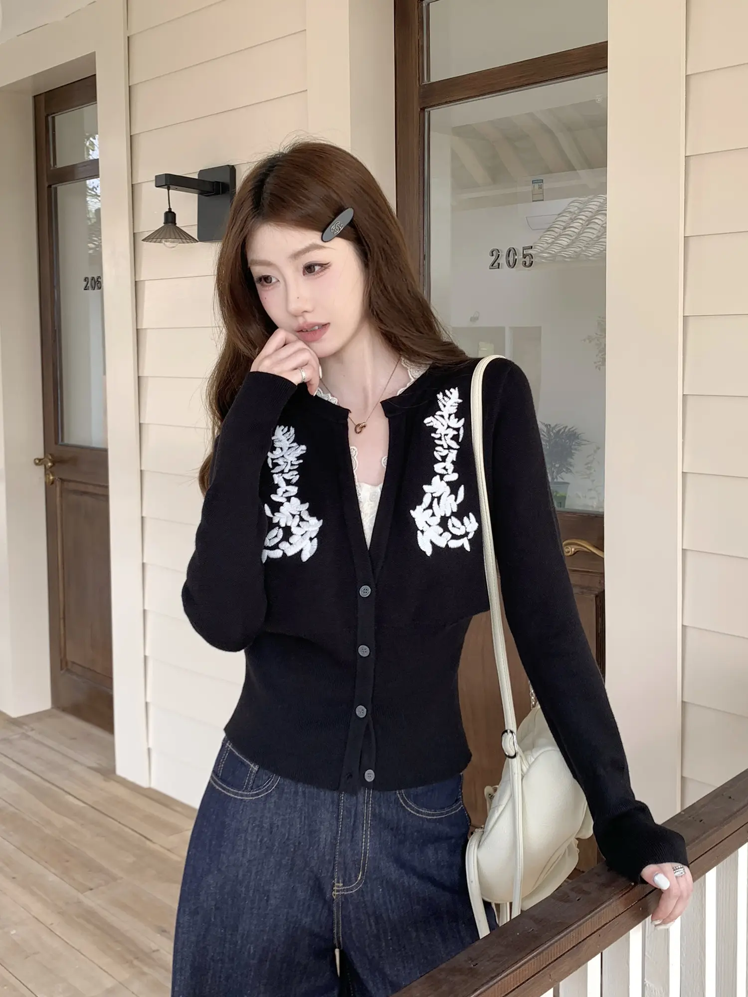 자수 디테일 니트 가디건 상세 이미지 9