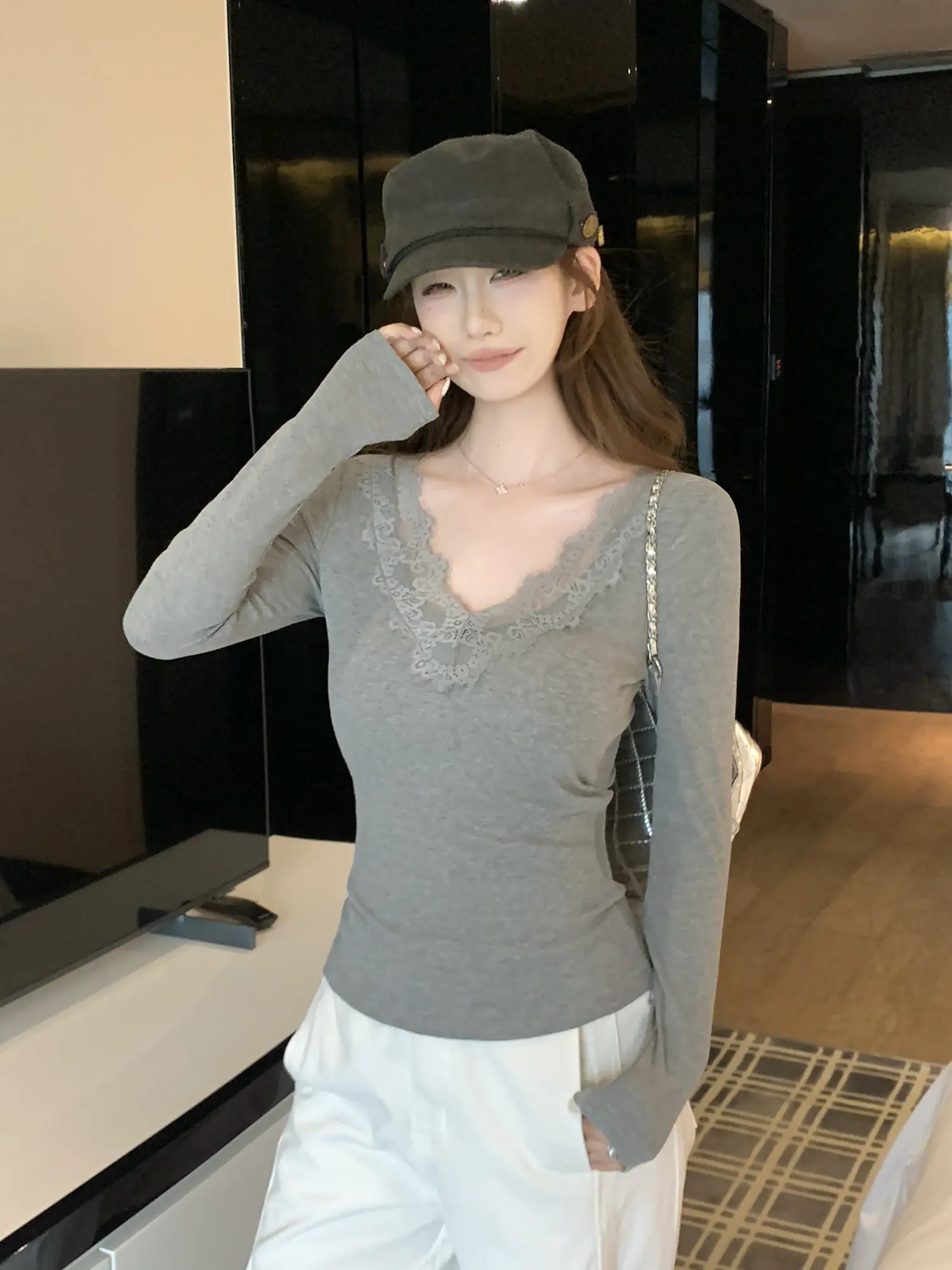 레이스 배색 긴소매 티셔츠 상세 이미지 24