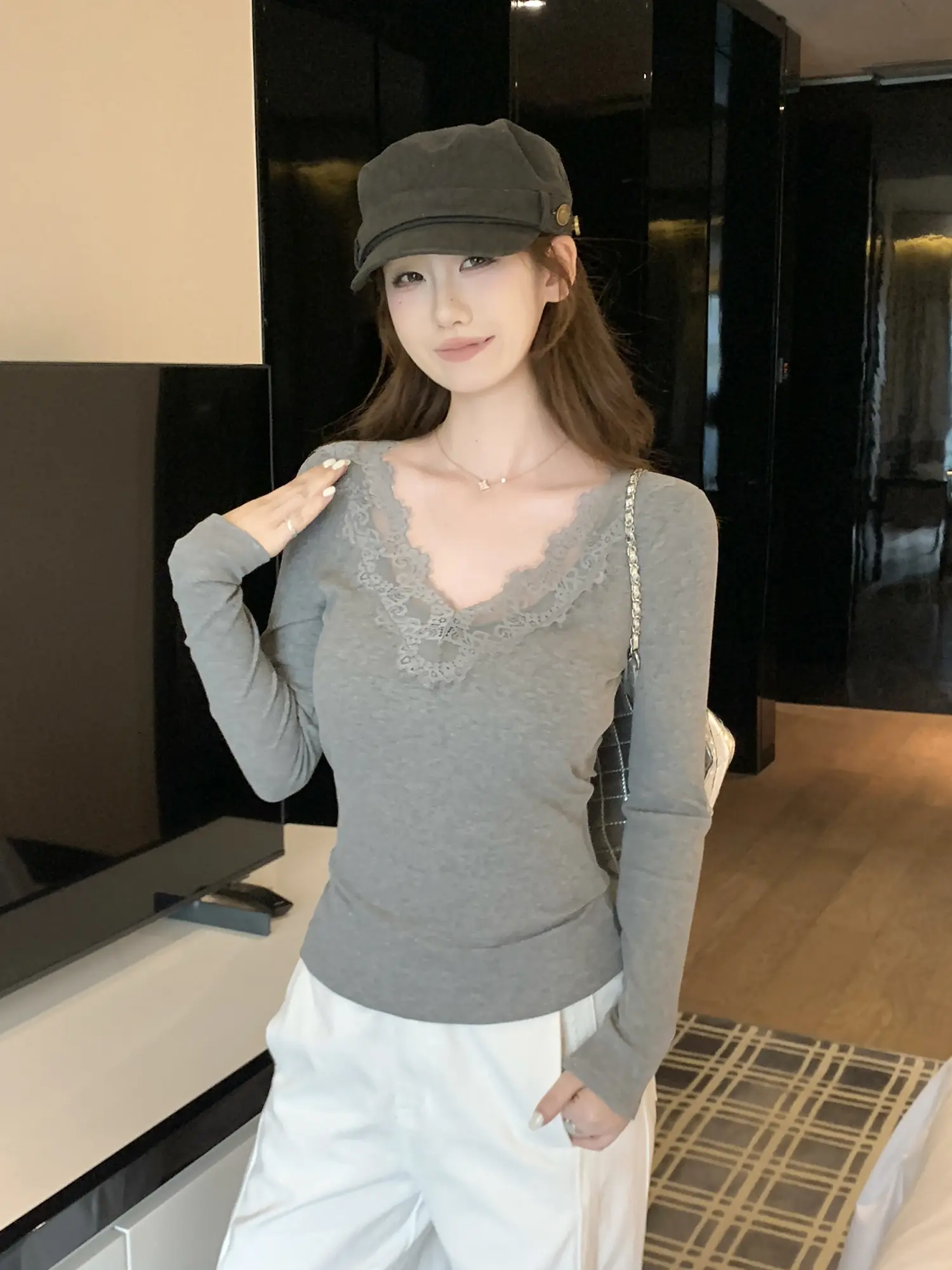 레이스 배색 긴소매 티셔츠 상세 이미지 25