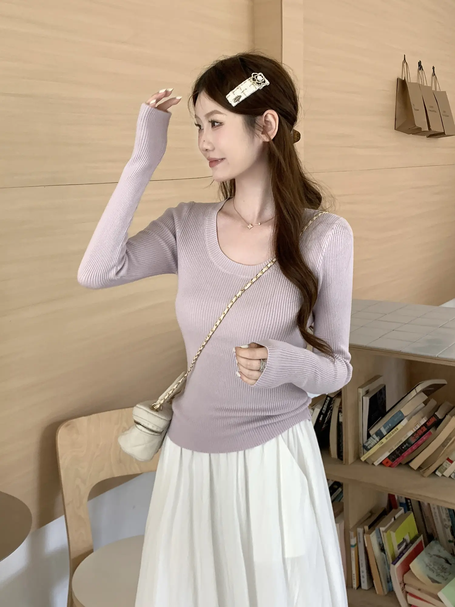 도파민 퍼플 U넥 니트 상세 이미지 9
