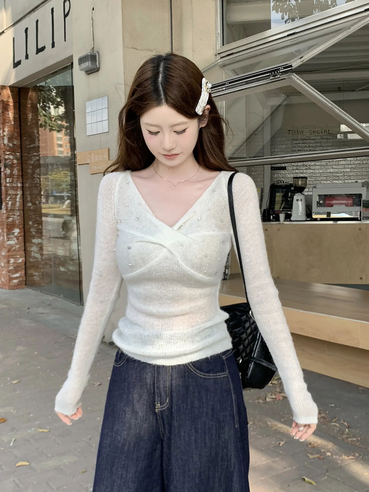 스팽글 V넥 비즈 장식 니트