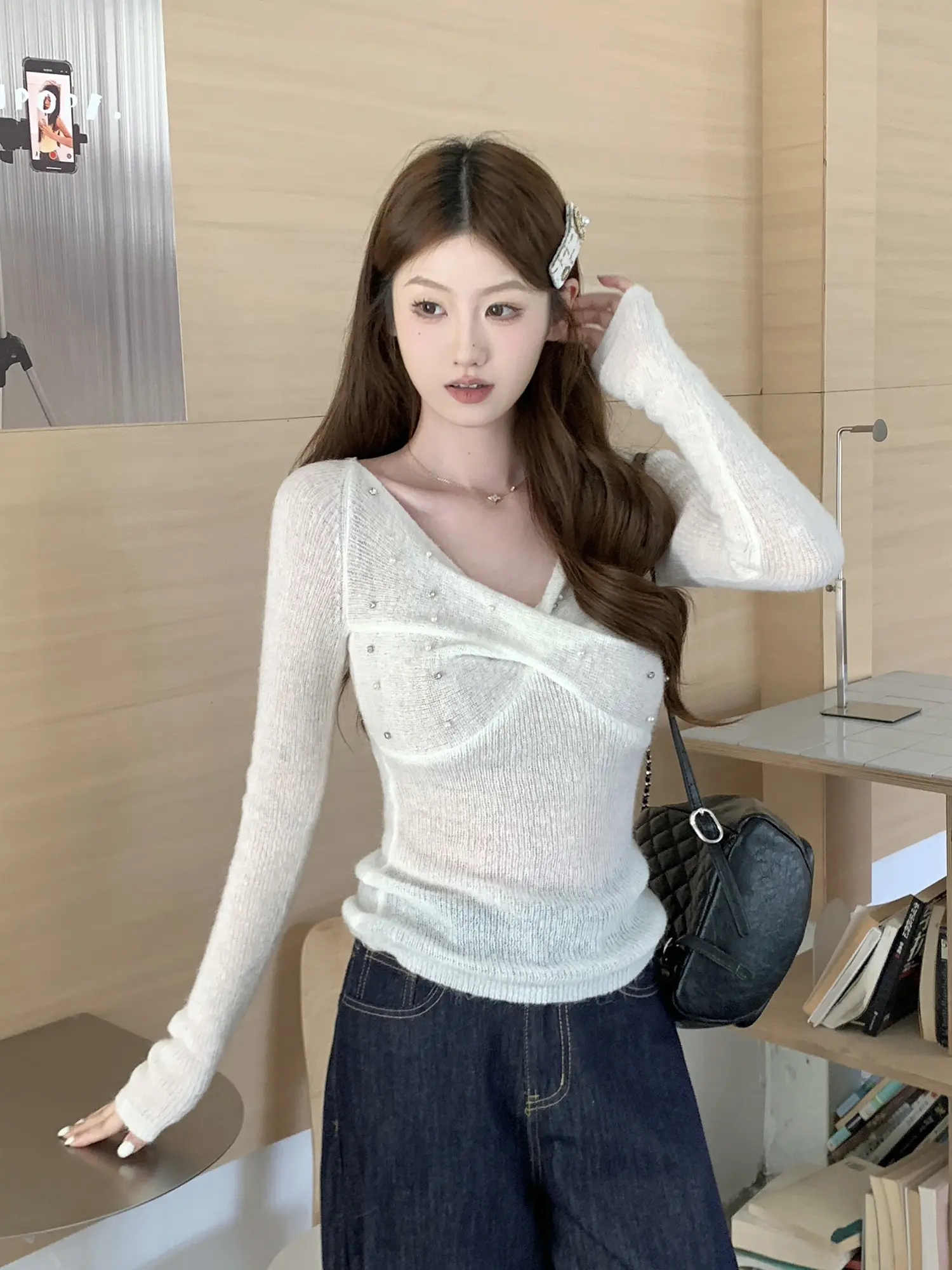 스팽글 V넥 비즈 장식 니트 상세 이미지 9