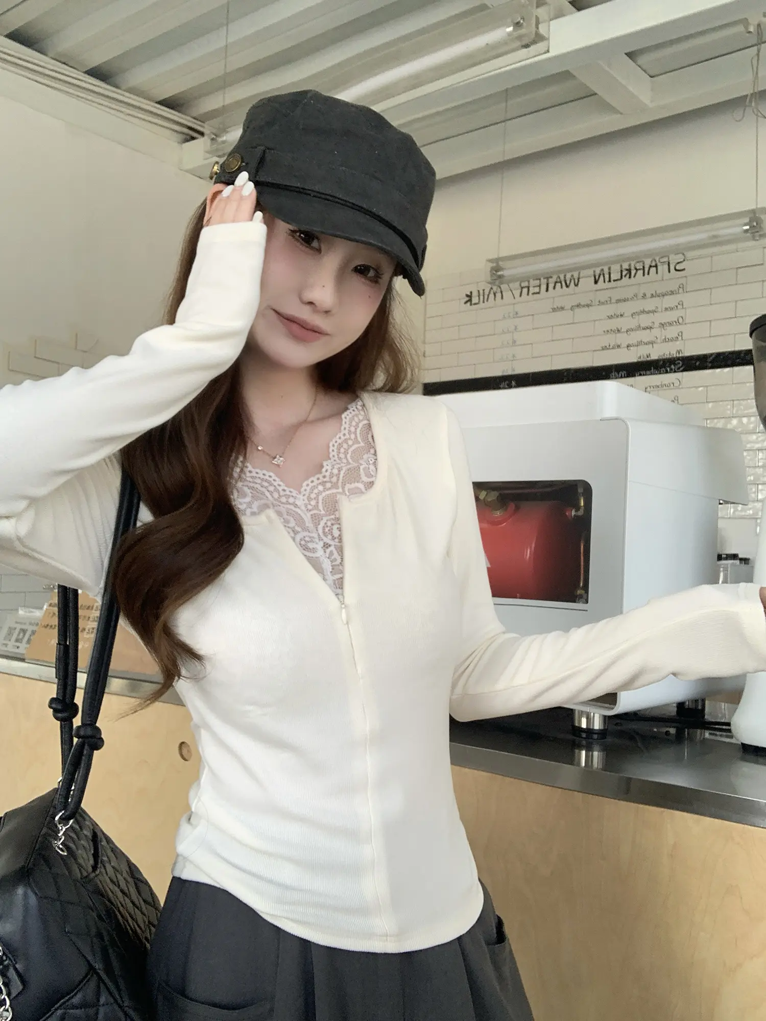 레이스 V넥 니트 티셔츠 상세 이미지 5