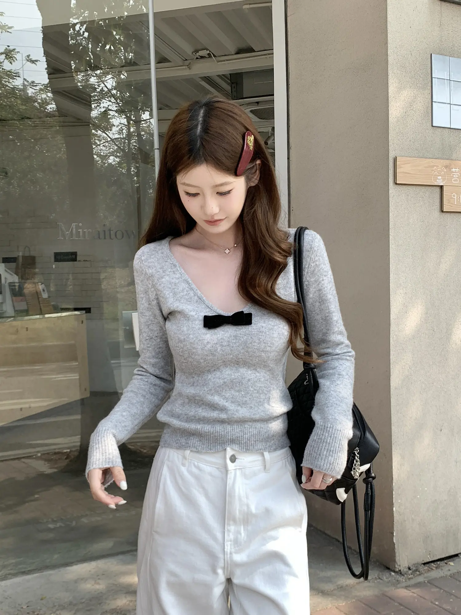 나비 리본 V넥 니트 상세 이미지 3