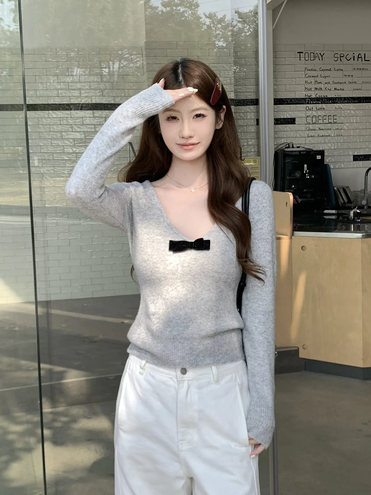 나비 리본 V넥 니트 상세 이미지 4