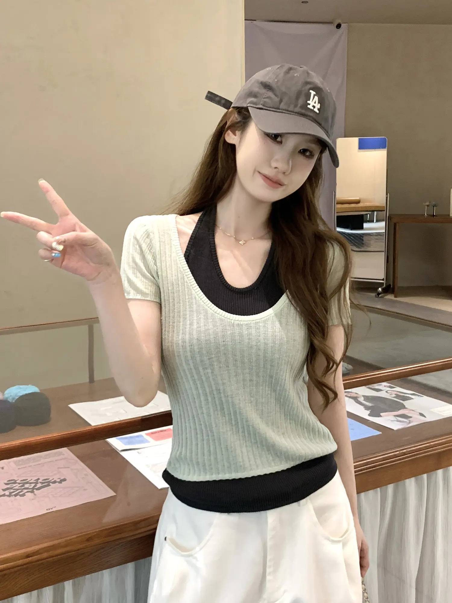 홀터넥 레이어드 니트 반팔 탑 상세 이미지 10