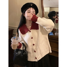 批发娃娃领红色<b class='q'>毛衣</b>秋冬2021新款撞色小众设计感<b class='q'>短款</b>针织开衫上衣女装