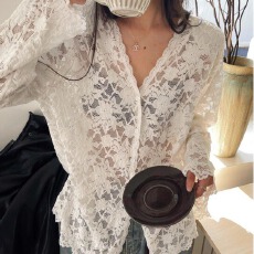 批发长袖<b class='q'>衬衫女</b>2025年早秋新款内搭显瘦打底衫高级感甜辣镂空蕾丝上衣